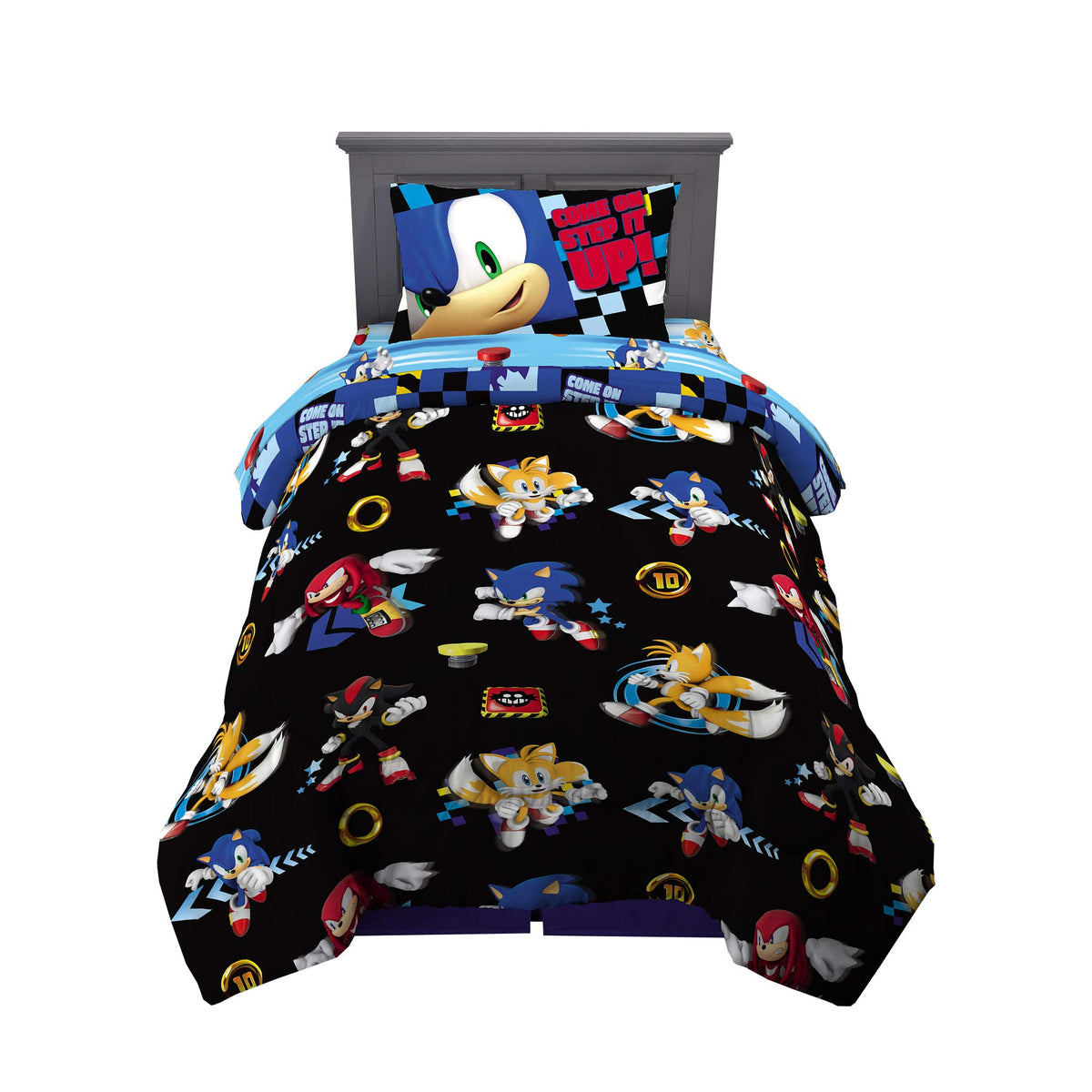 Franco Sonic Hedgehog comforter reverses for two bold looks, boosting bedtime excitement.