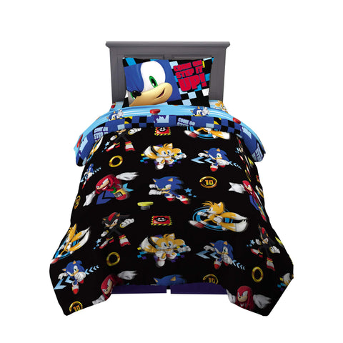 Franco Sonic Hedgehog comforter reverses for two bold looks, boosting bedtime excitement.