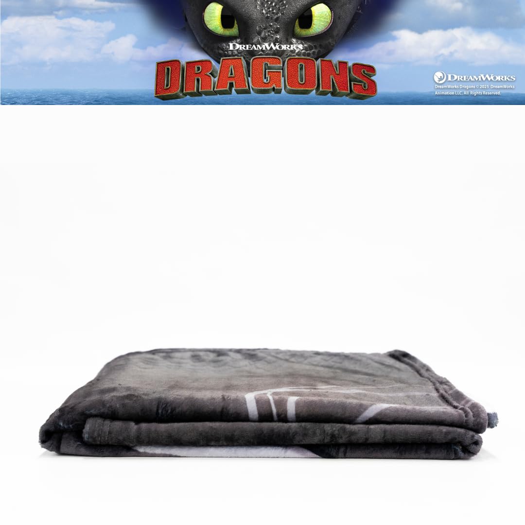 Franco Toothless throw folded: compact storage and gifting option.