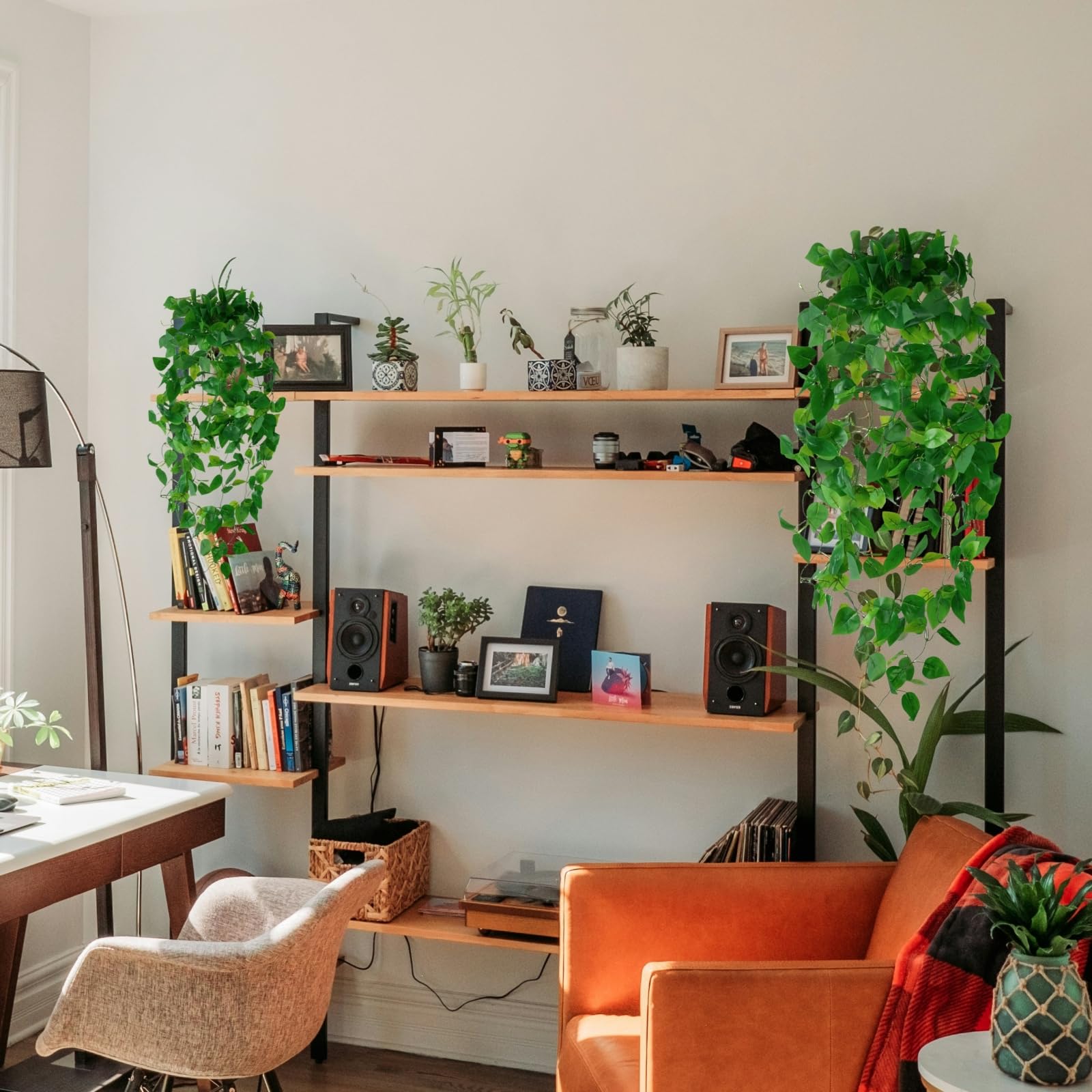 Freyalife ivy garlands on kitchen shelf for fresh, maintenance-free charm