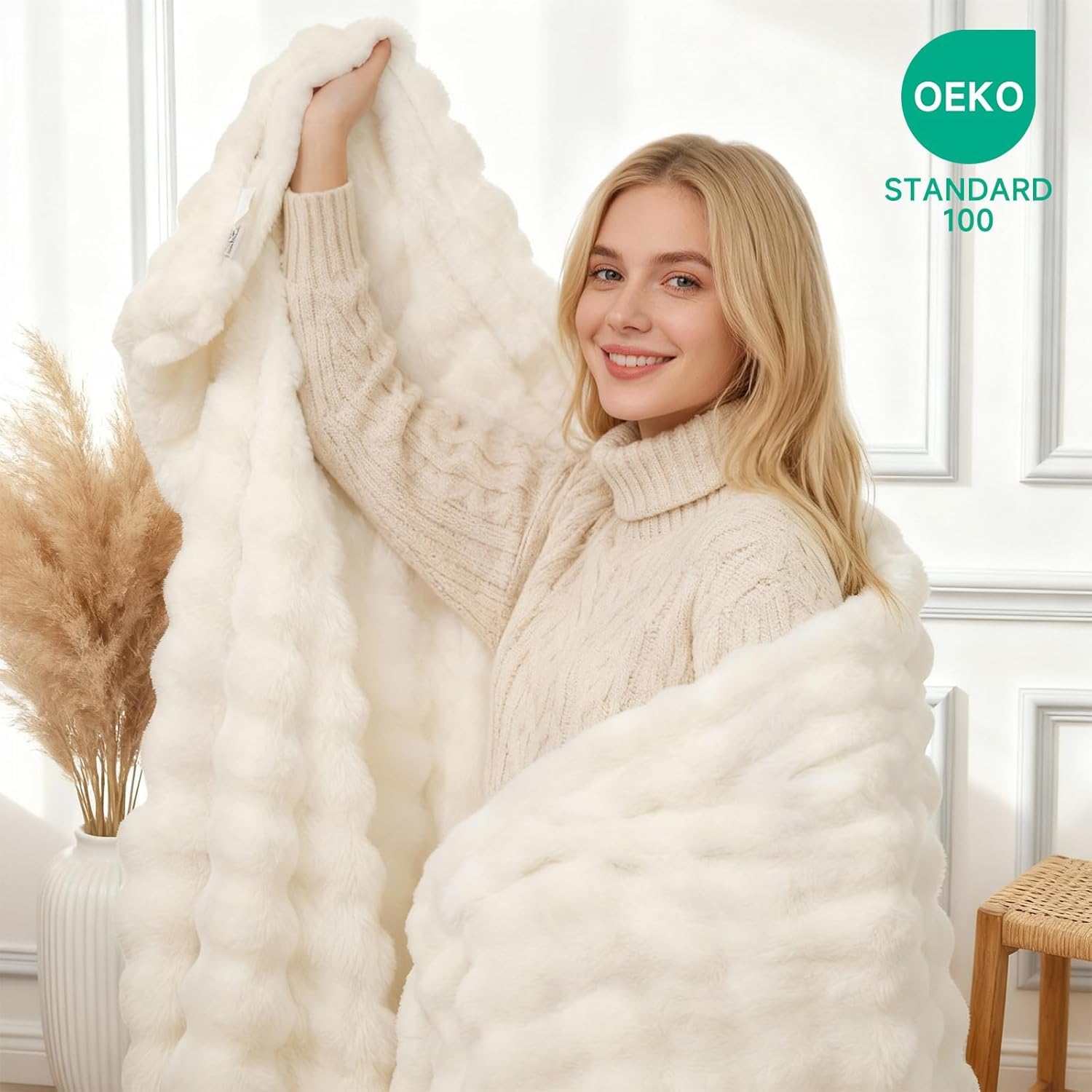 Fruaros soft texture closeup emphasizing non-shedding premium feel