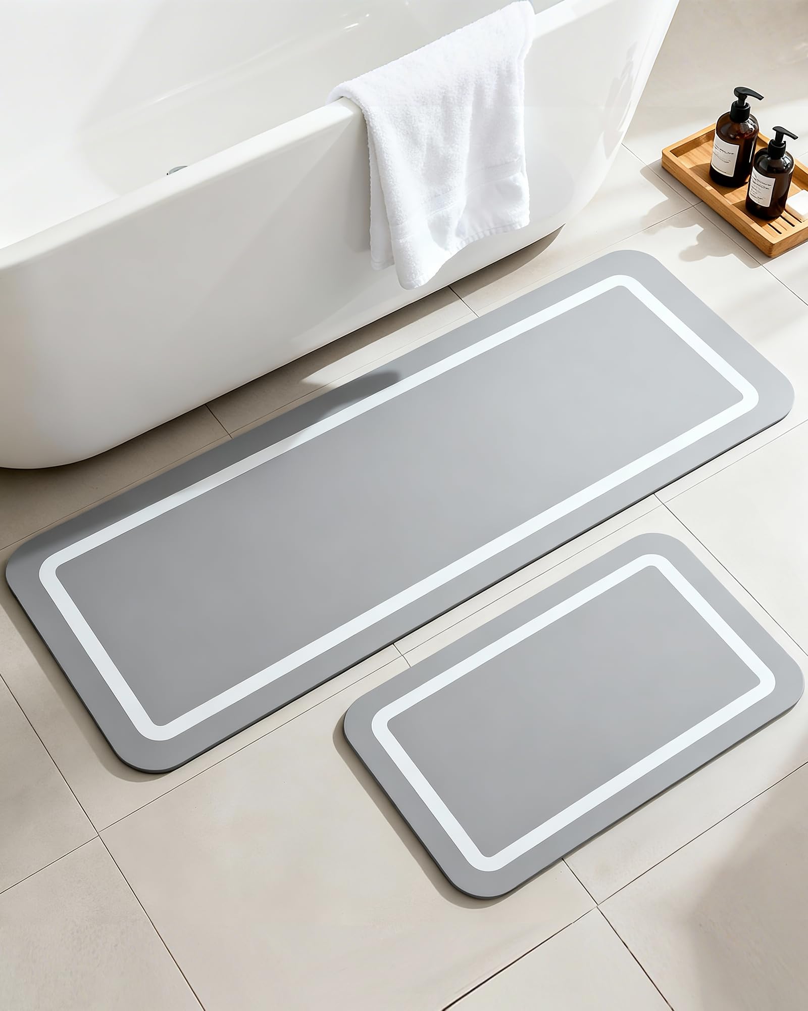 Furicher soft diatomaceous earth bath mat in gray shows quick-dry performance after shower
