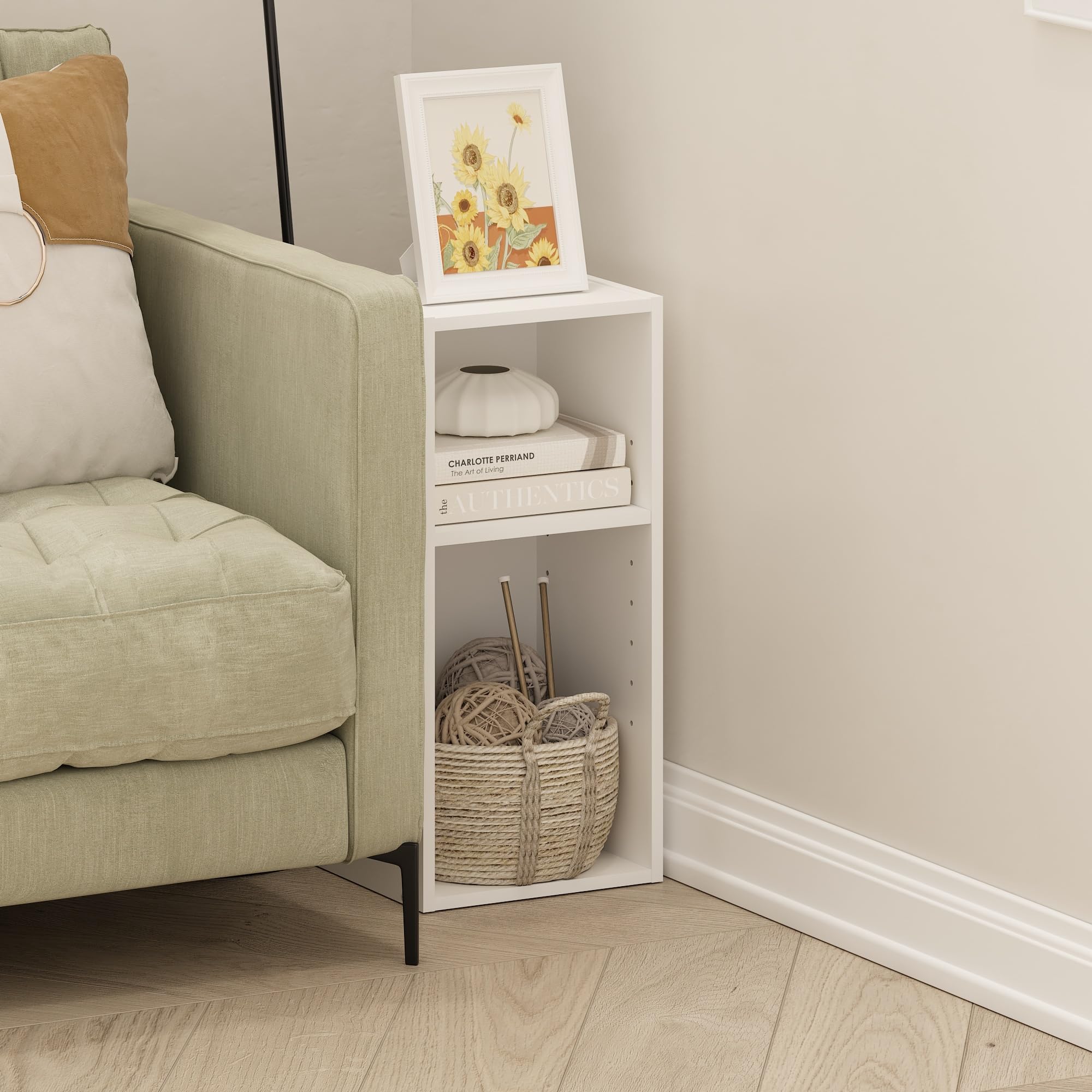 Furinno Fulda close-up shows durable composite wood and sturdy back panel.