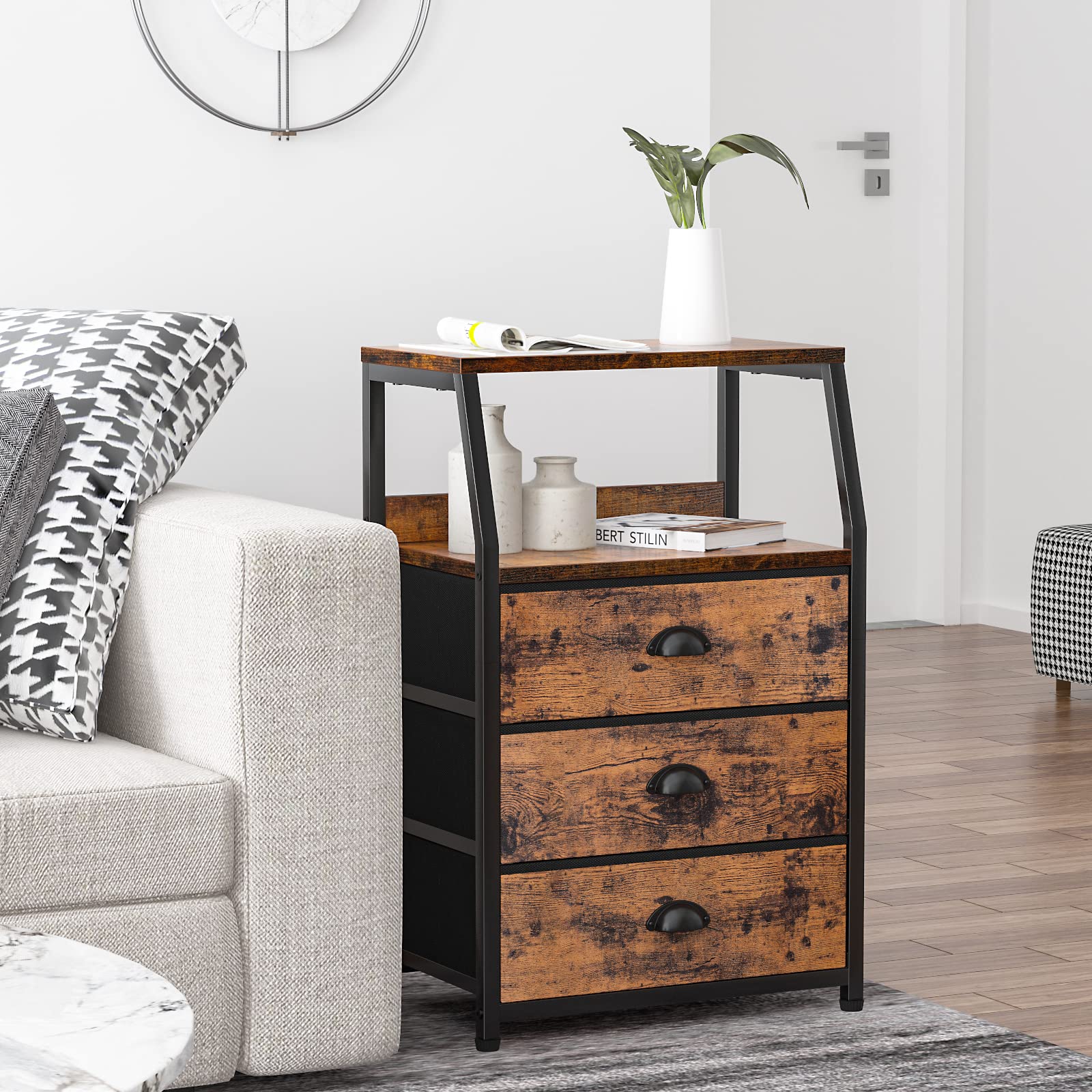 Furnulem sturdy metal frame delivers lasting support in a lightweight, easy-to-move design.