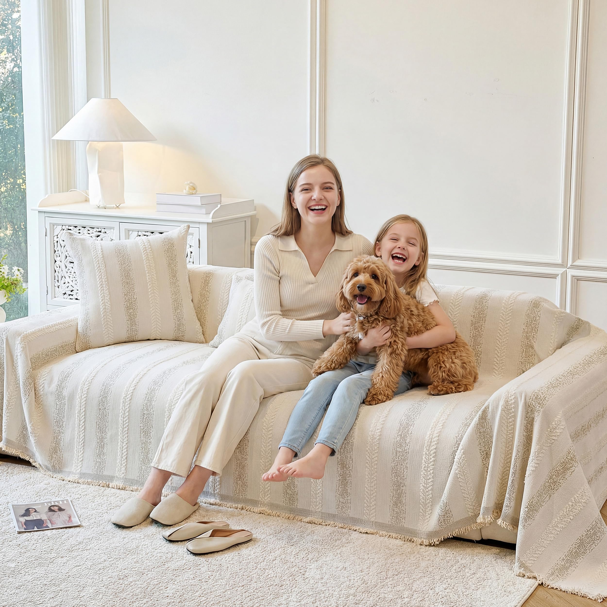 Keeps furniture looking fresh between cleanings with Fuyulacom protection.