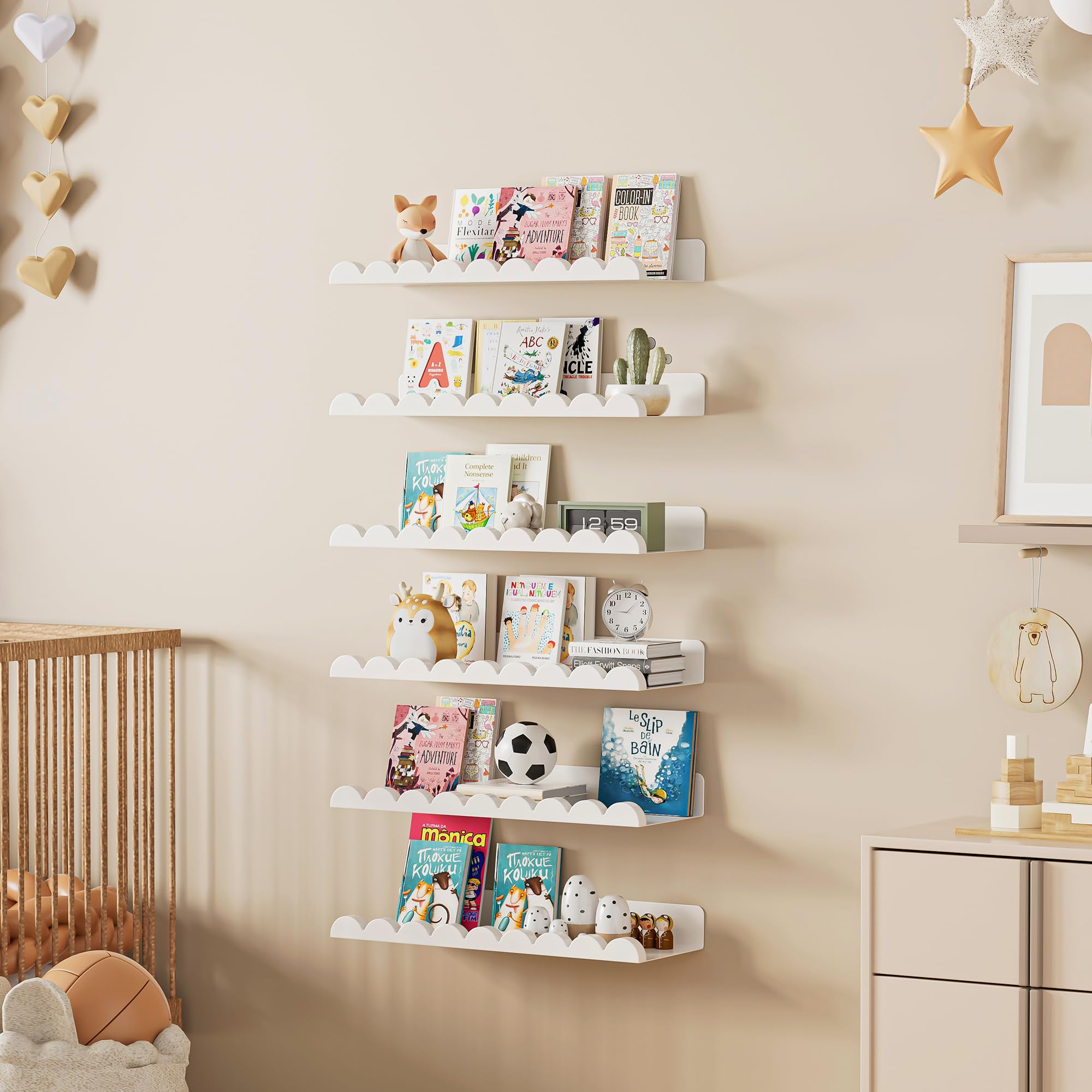 Gailia scalloped edges safety design shelf with rounded corners in nursery.