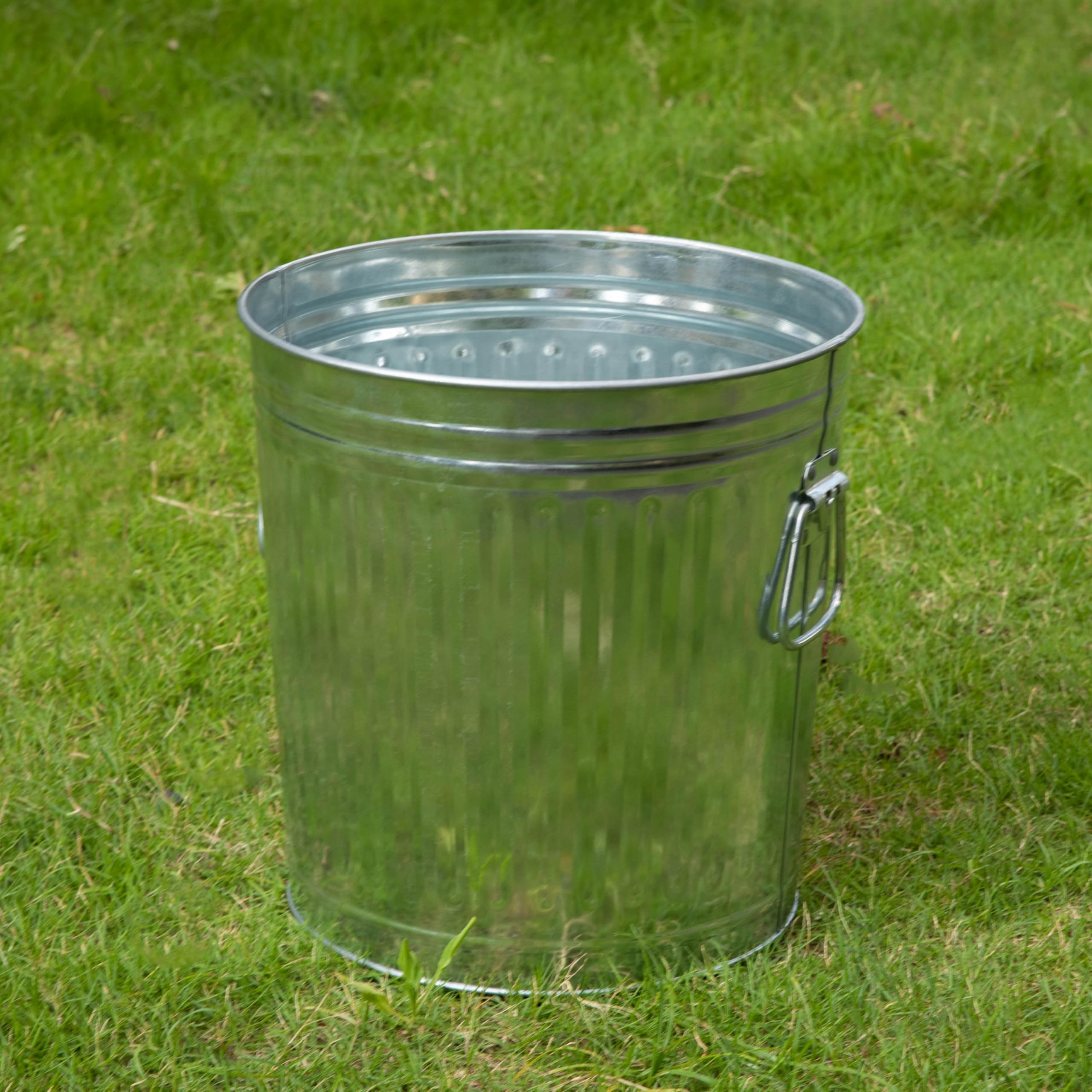Gardenised round galvanized trash can steel texture close-up highlighting rust resistance