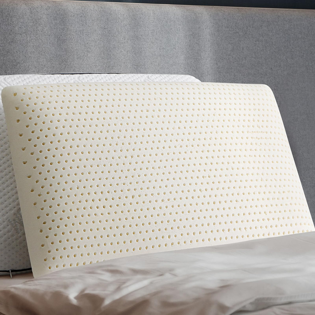 Gatnlair latex pillow core offers soft, supportive comfort for restful nights.