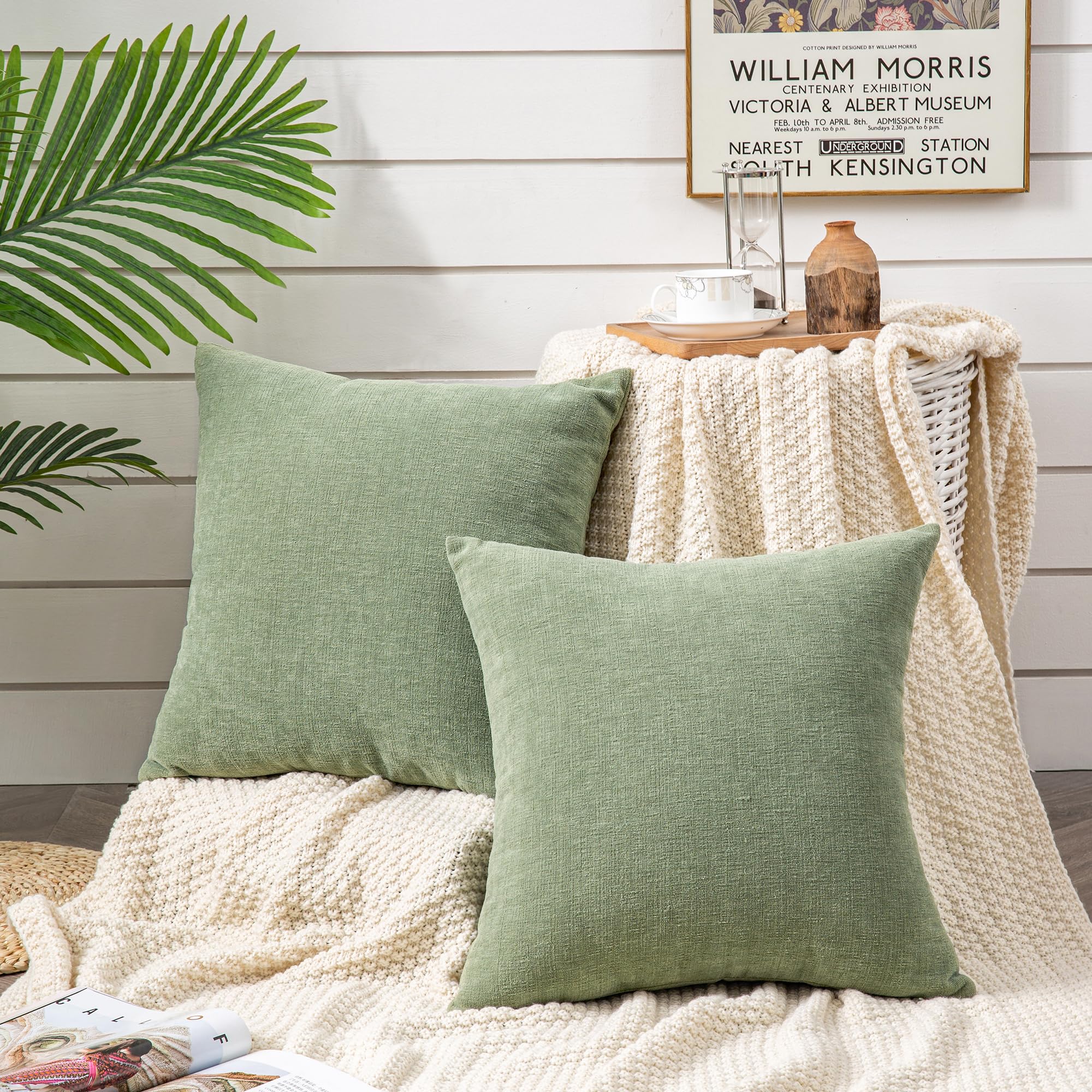 GAWAMAY chenille pillow cover offers plush softness for sofa and bed.