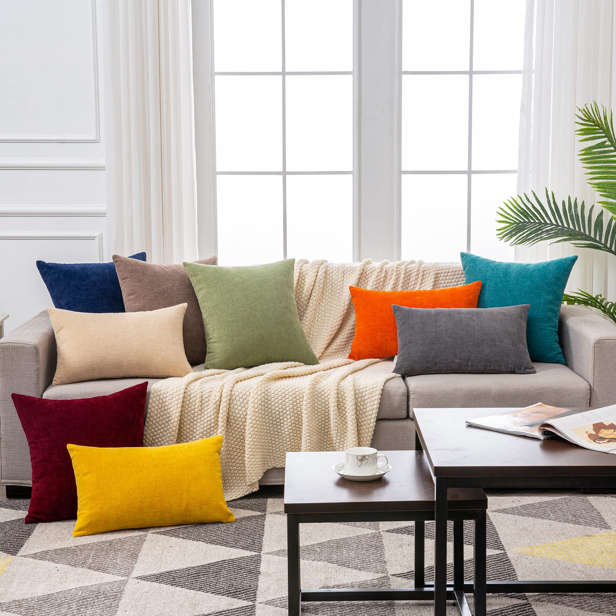 GAWAMAY durable polyester chenille maintains plush feel after washing.