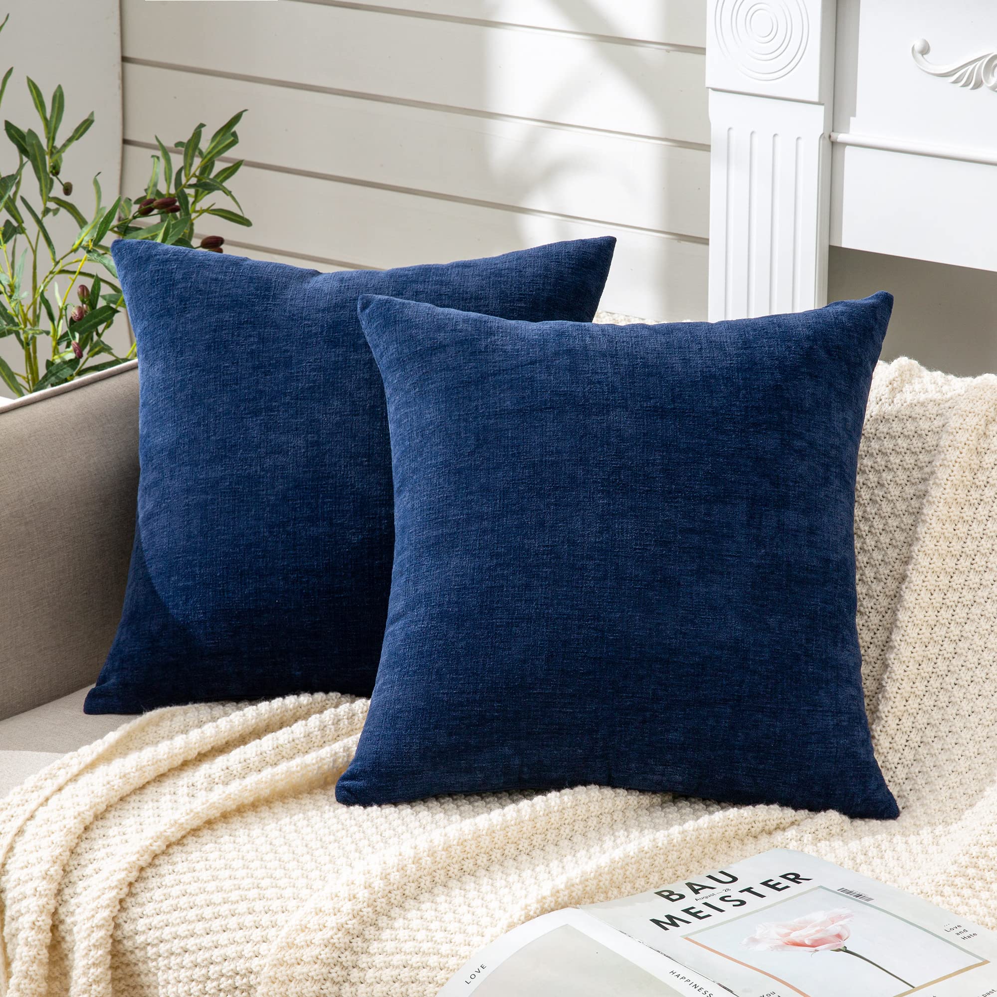 GAWAMAY chenille texture close-up shows plush velvet feel.