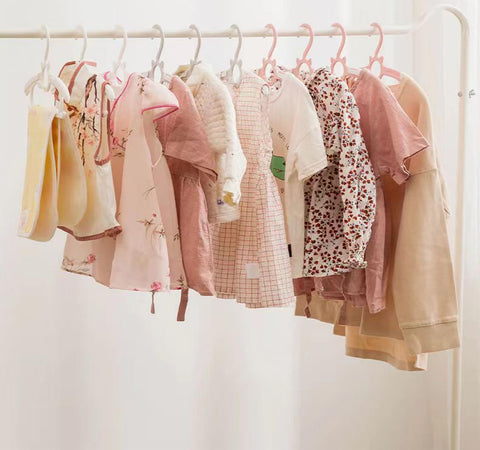 Gencuoir durable infant hangers ideal for coats and dresses.