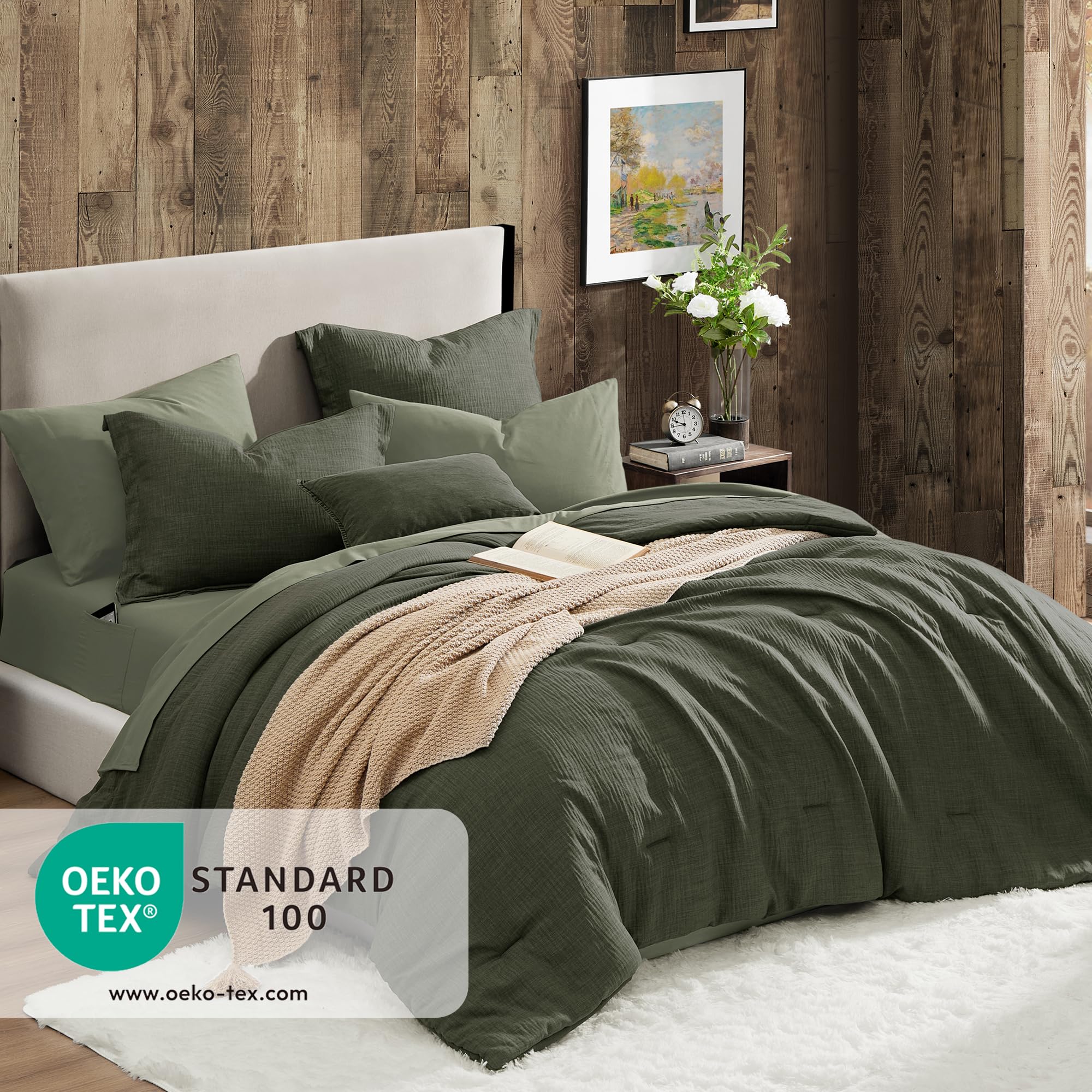 Geniospin dark-green comforter adds rich color and cloud-like softness.