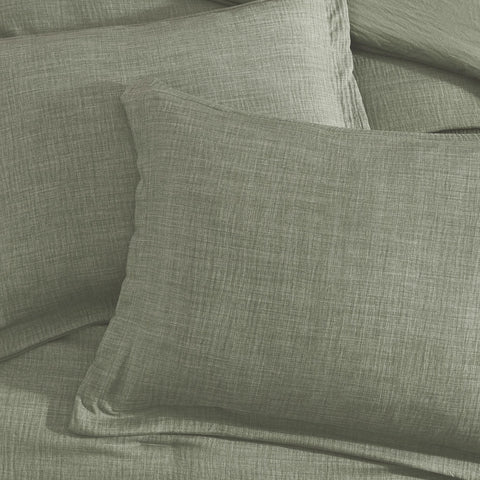 Geniospin king-size sheet set included for complete bed-in-a-bag solution.