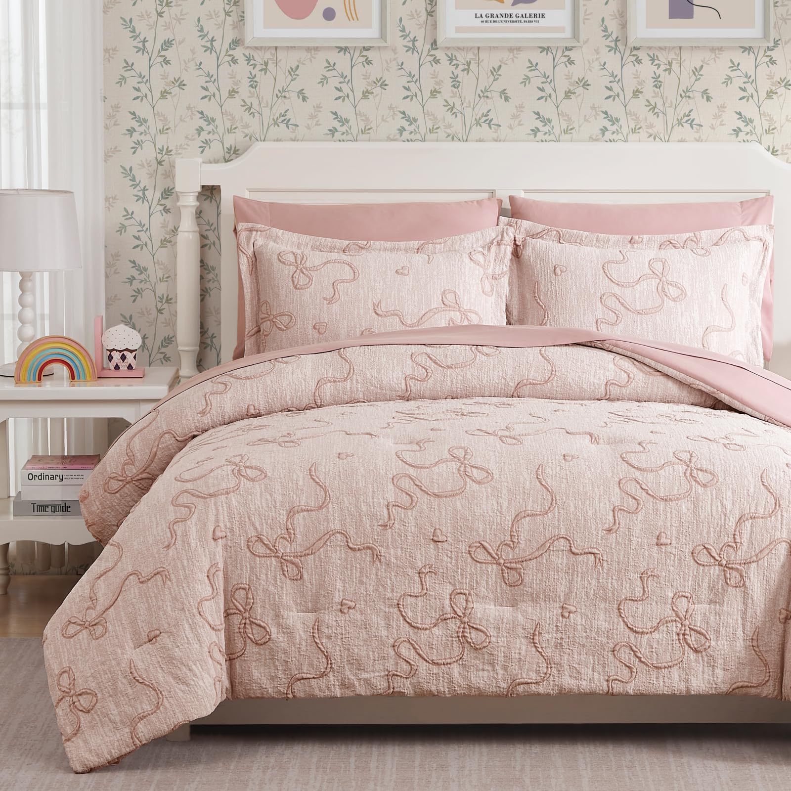 Geniospin Pink Queen comforter with bowknot detailing for all-season coziness