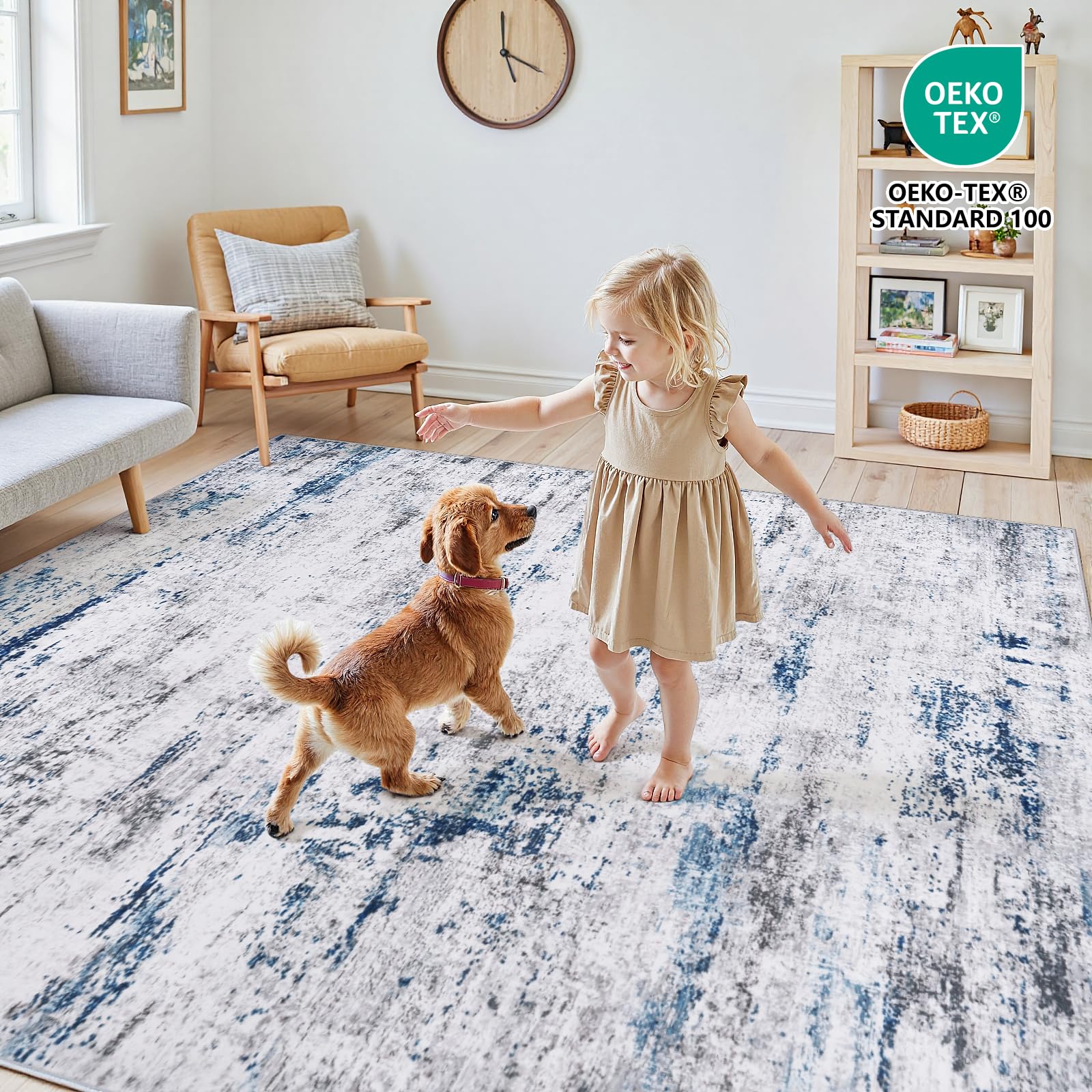 Gent drizz rug beside dining table adds warmth and stability.