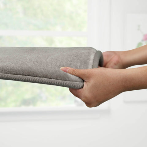 Genteele machine washable mat stays soft and retains color