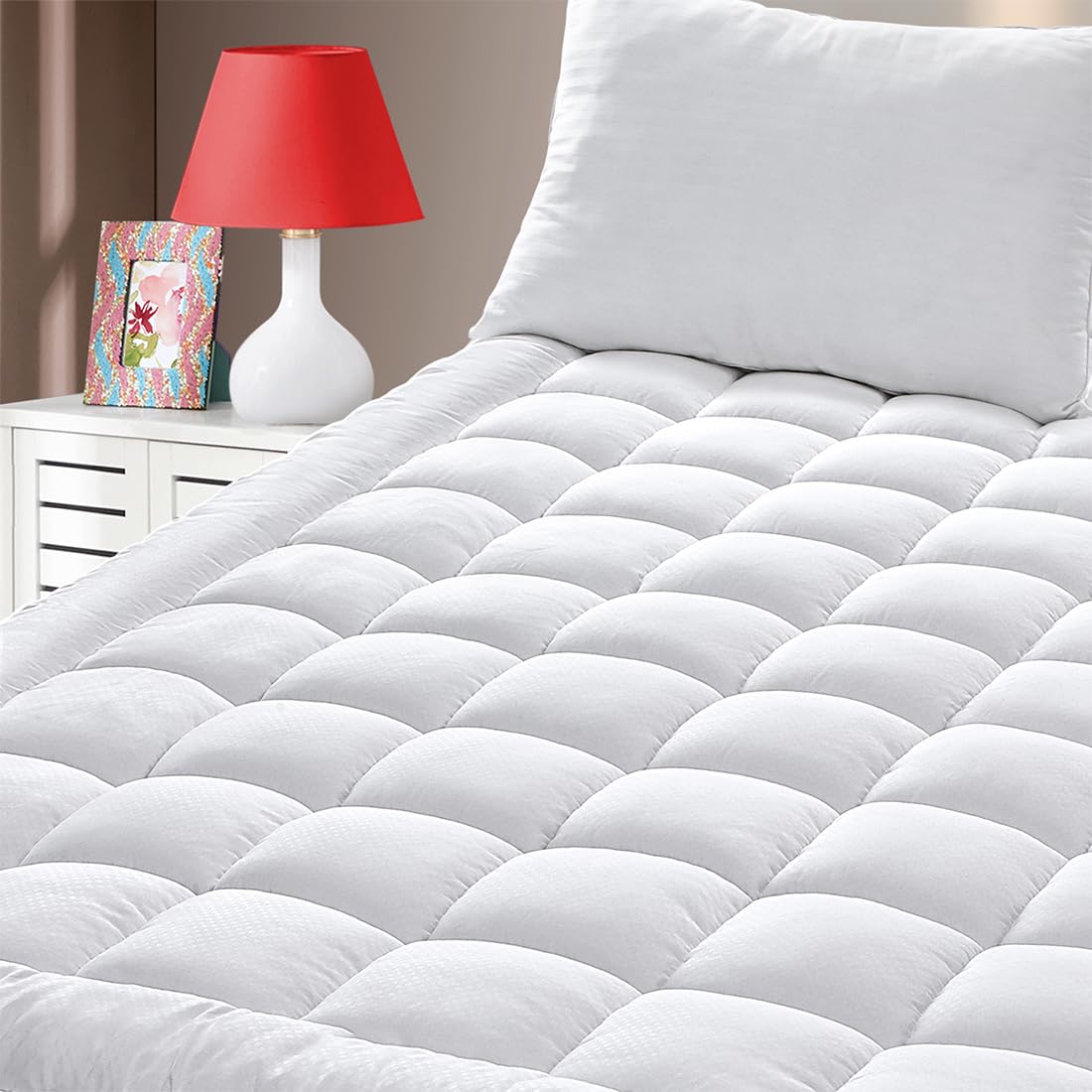 GERHOME Queen Size quilted mattress pad cover with secure edge fit for deep pocket mattresses.