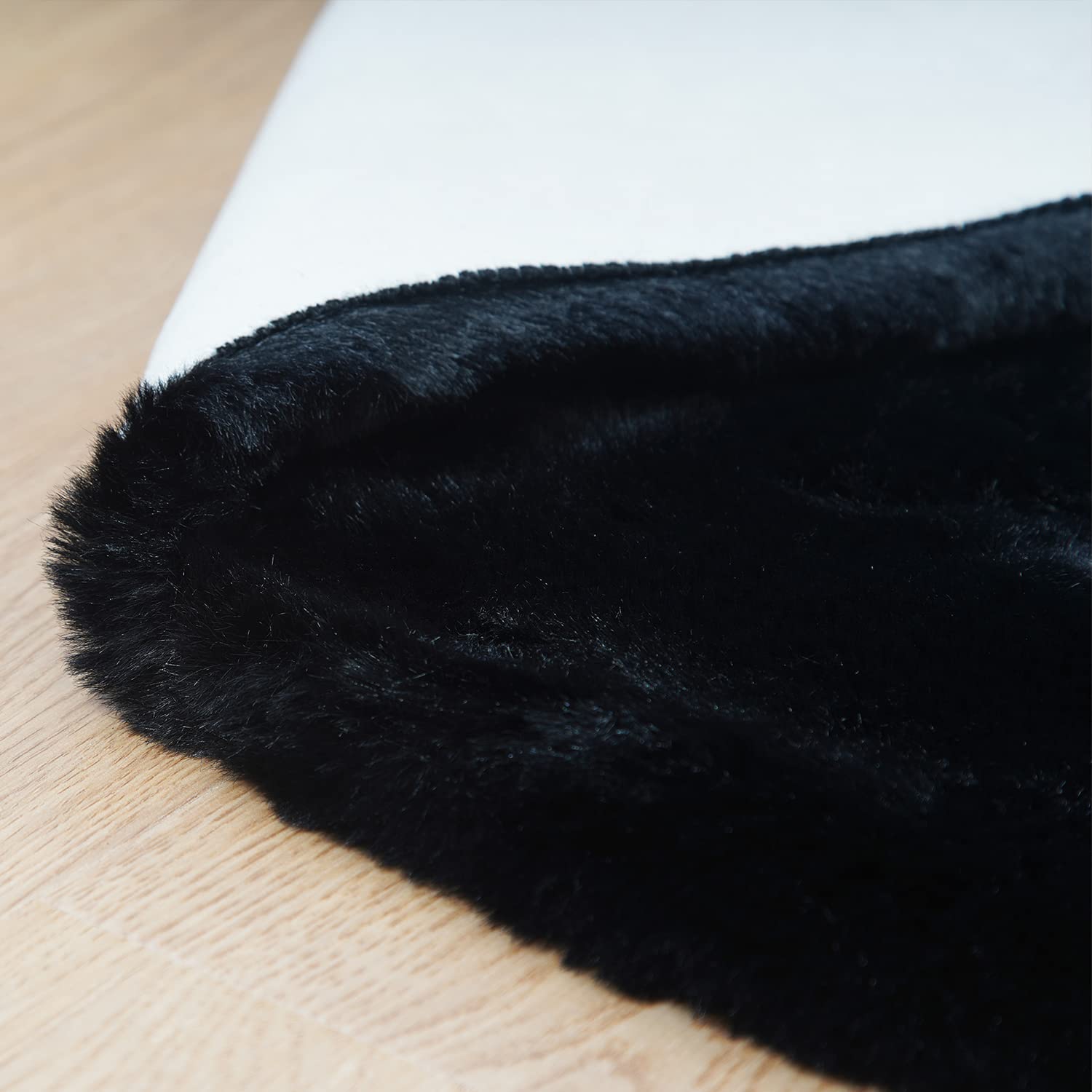 Ghouse soft plush rug 1.18 inch pile, warmth and comfort underfoot.