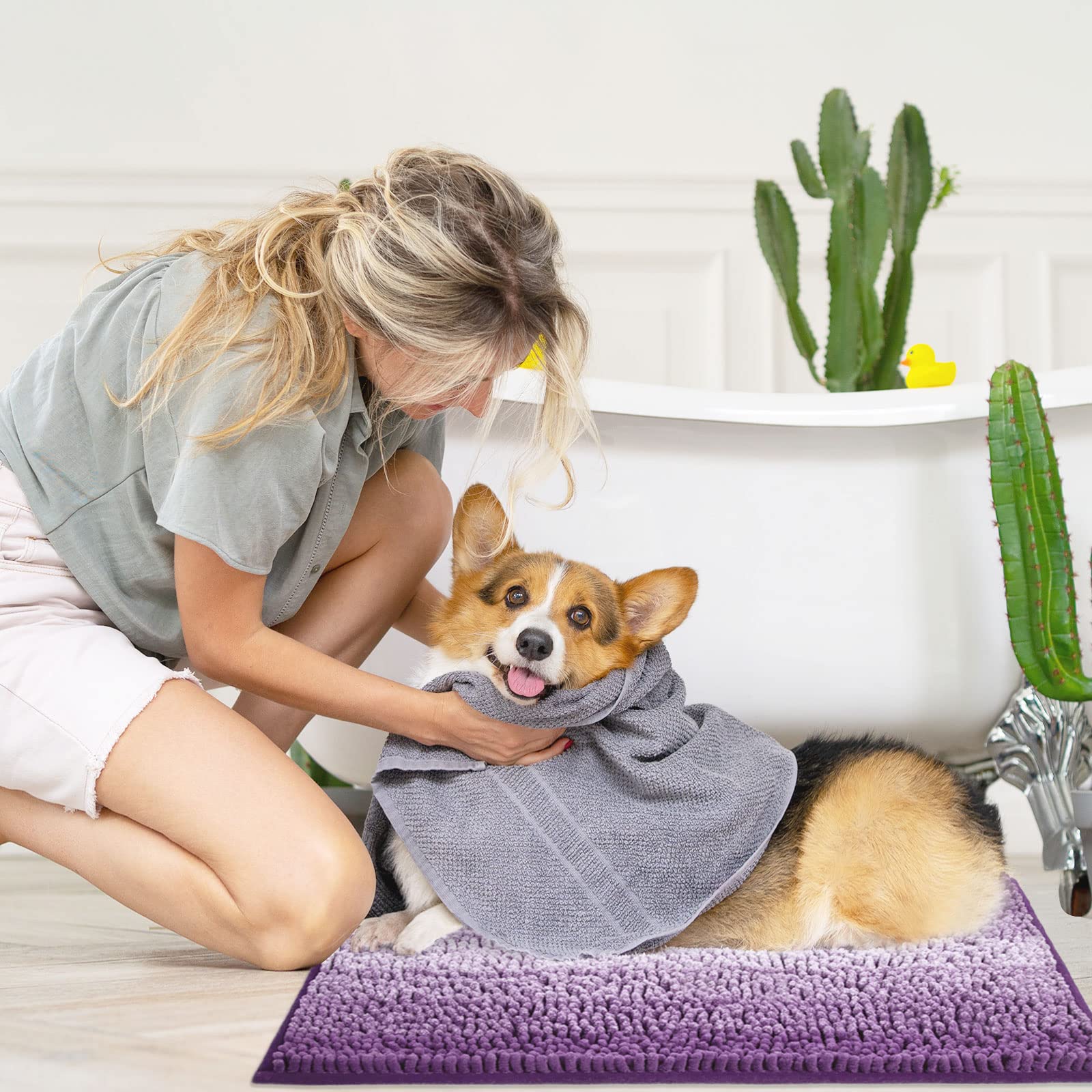 Gibelle bathroom mats by tub offer absorbent, quick-dry performance.