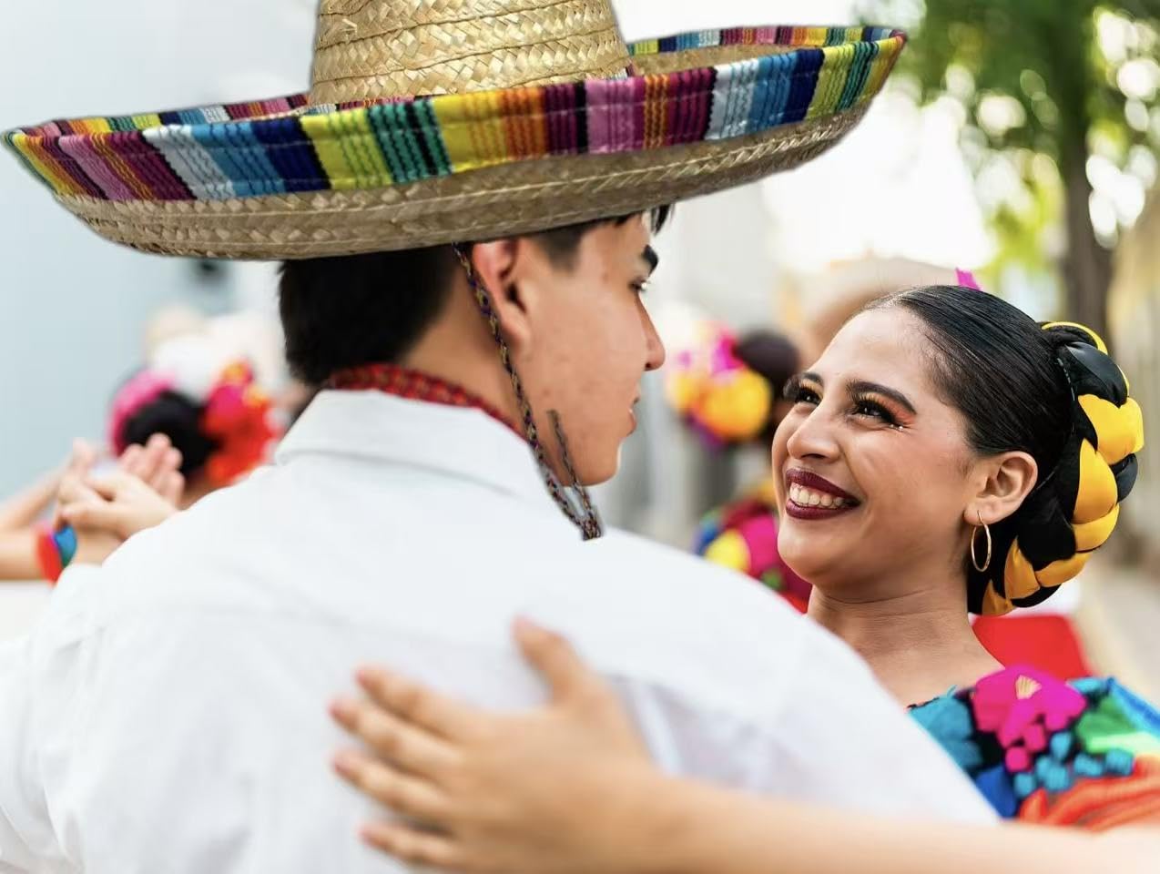 GiftExpress sombrero features adjustable chin strap for secure wear