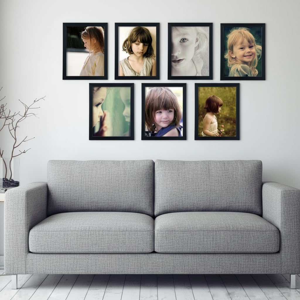 Giftgarden wall decor living room setup showcasing cherished photos.
