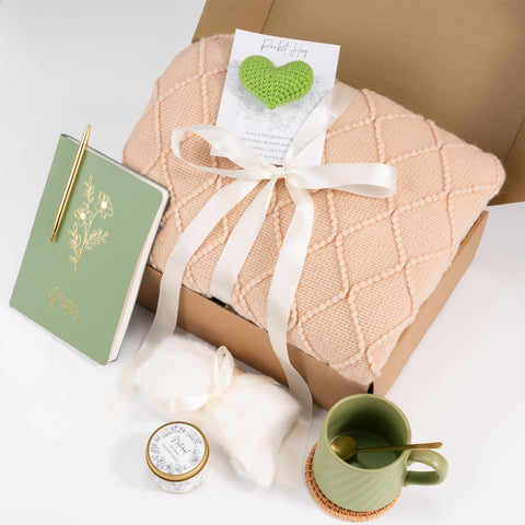 Giftissimo crochet heart greeting card for heartfelt messages