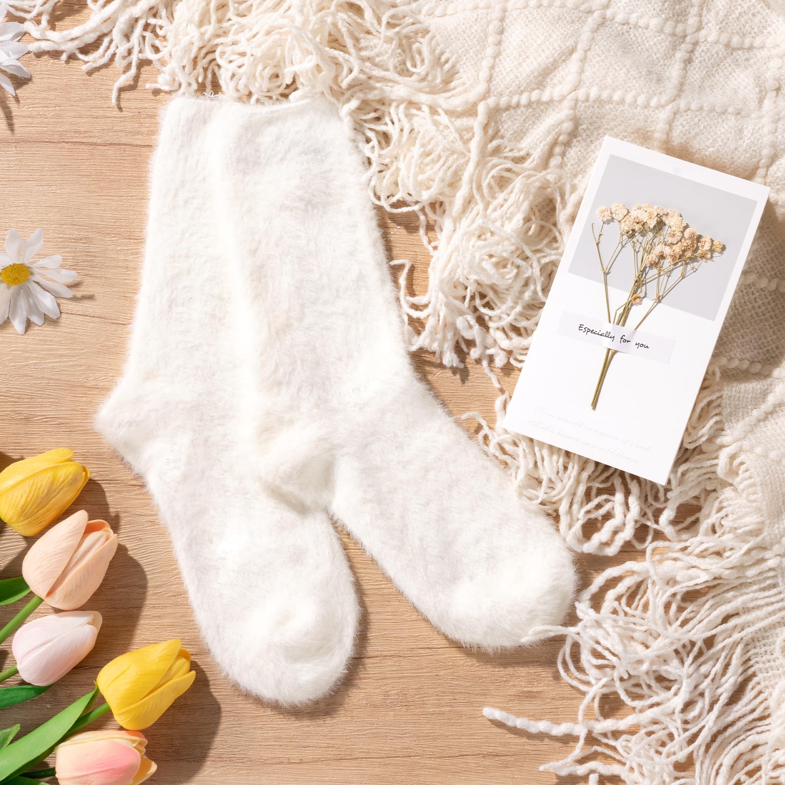 Giftissimo Daisy Box journal supports mindful reflection during busy days.