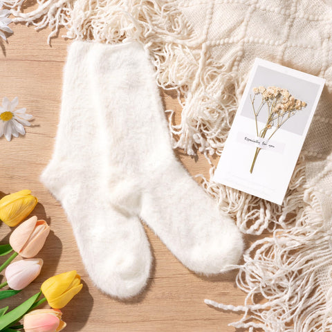 Giftissimo Daisy Box journal supports mindful reflection during busy days.