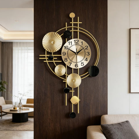 Gilacco clock face is thick and non fading for lasting readability.