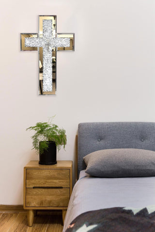 GIMORRTO tabletop cross decor freestanding design fits mantels and desks.