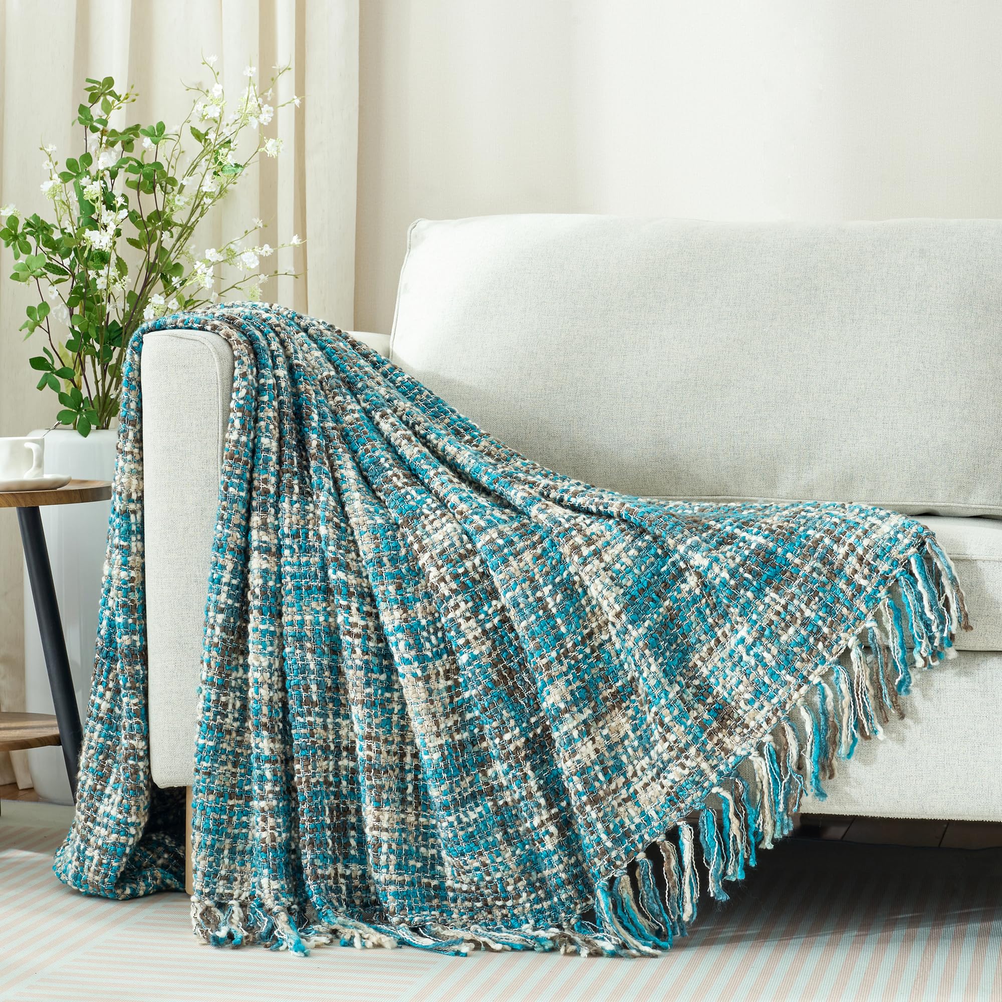 GINAMUSE gift-ready blanket offers cozy warmth for loved ones.