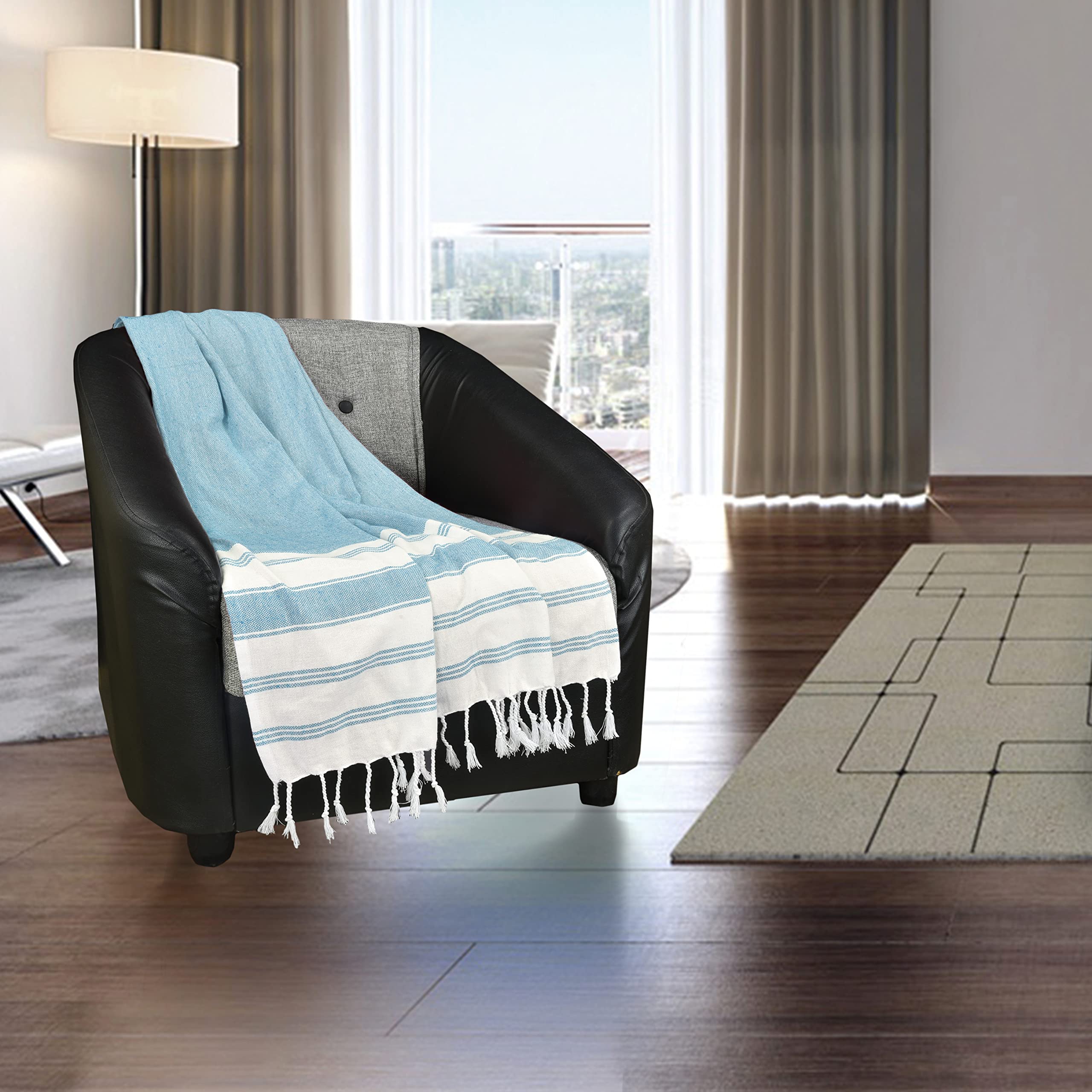 GLAMBURG aqua blue quick-dry towel for travel.