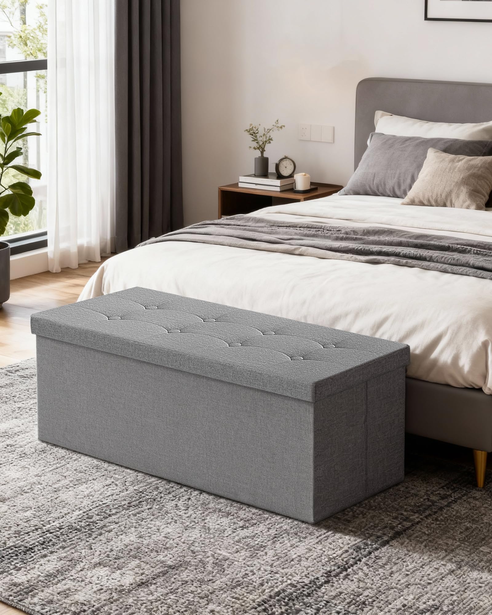 GLAXYFUR 131-liter interior space ideal for bedding and throws.