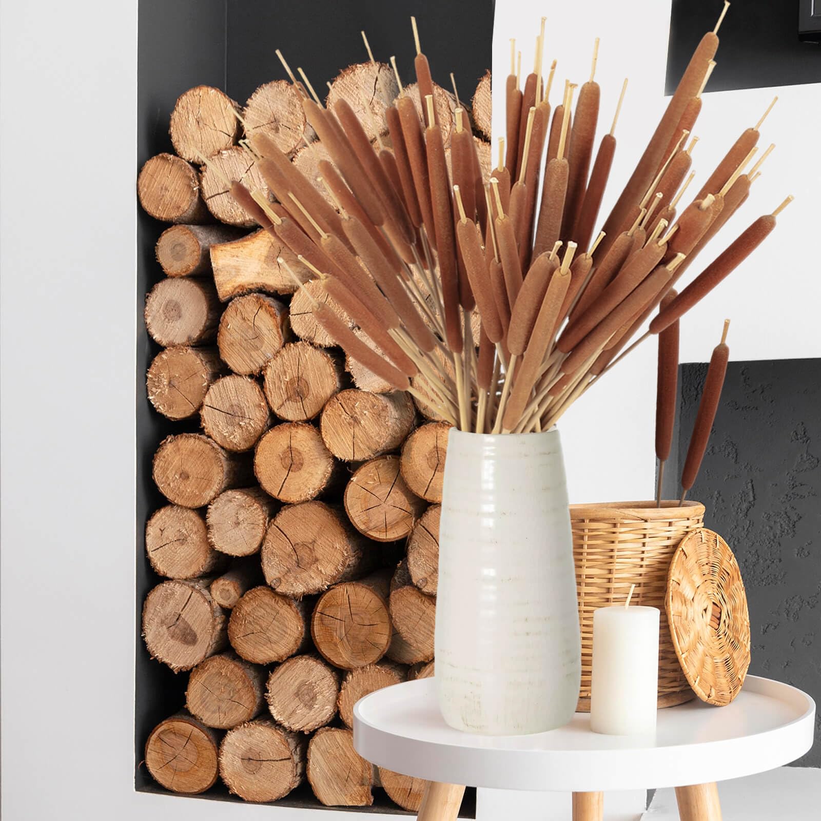 Glicrili display of cattails creates a cozy, natural ambience.
