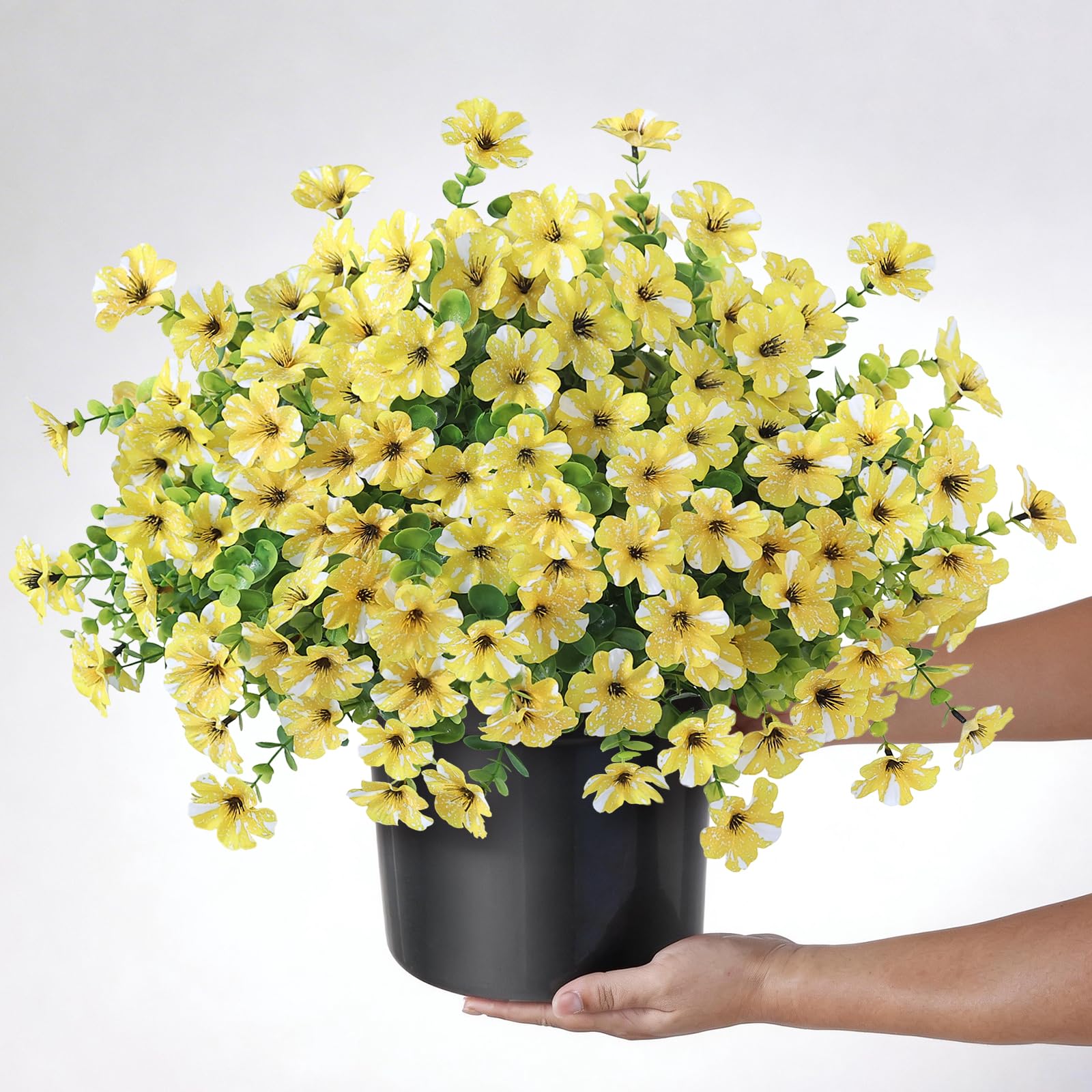 Glidlion 18-inch tall, 21-inch wide potted plant for porch entrances.