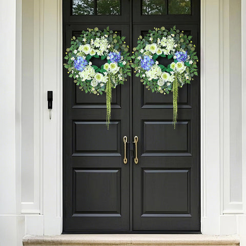 GLIDLION versatile decor for corridors and windows throughout the year.