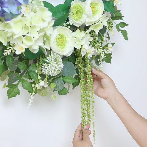 GLIDLION farmhouse style wreath complements living spaces year-round.