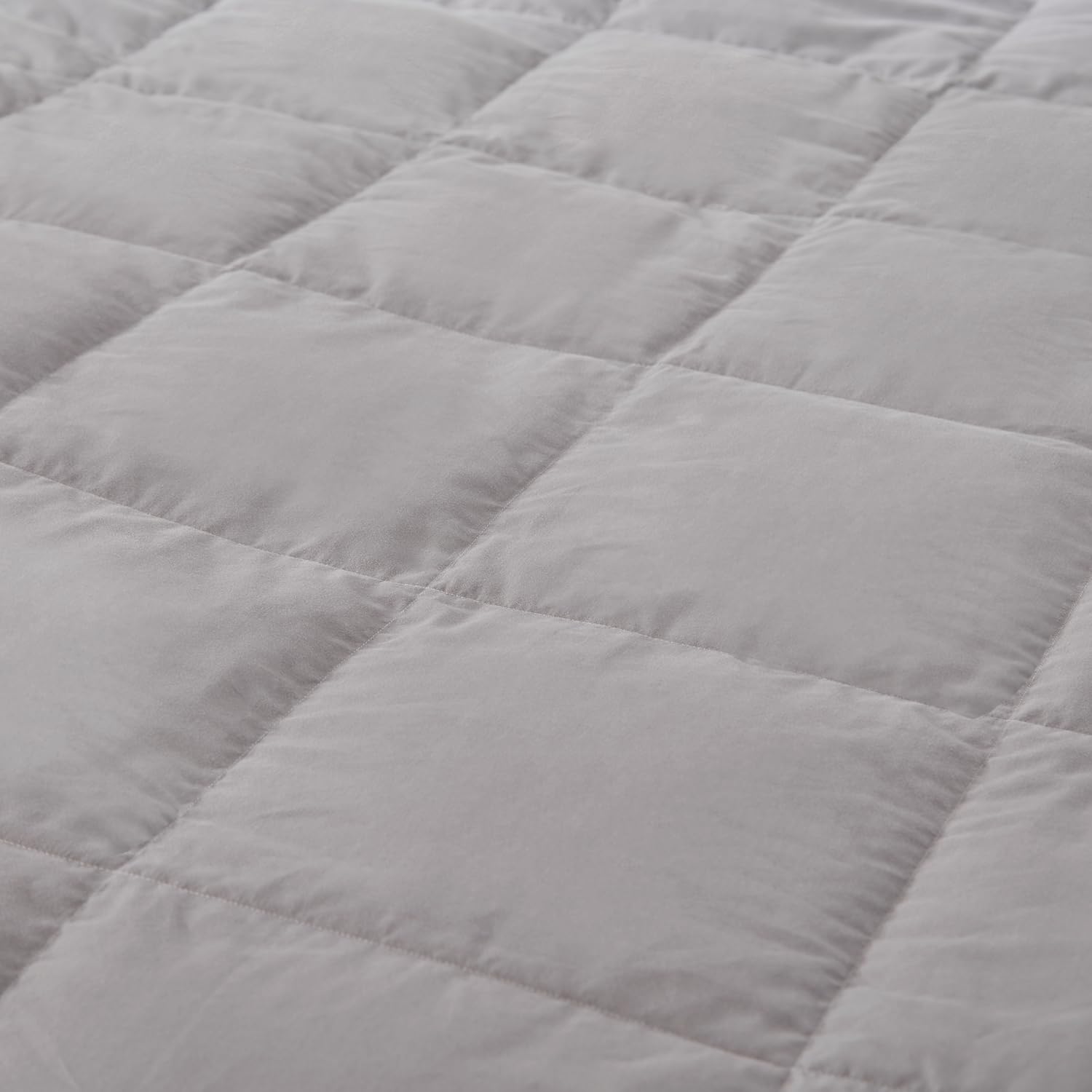 Globon blanket corner tabs secure duvet covers, preventing shifting.