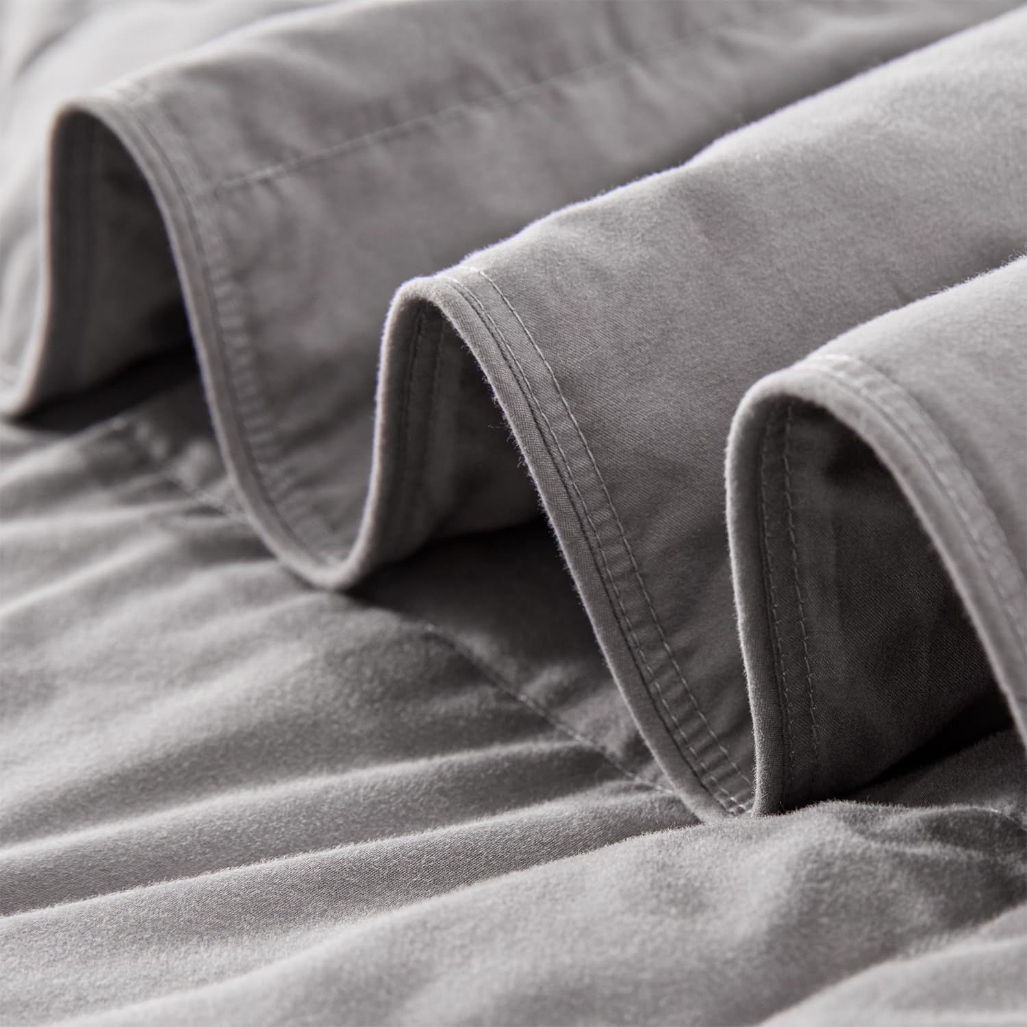 Globon breathable cotton-poly weave emphasizes moisture-wicking and quiet nights.