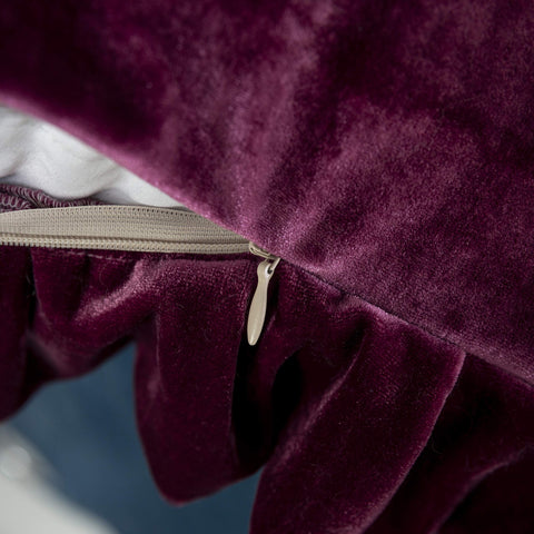 GLORY SEASON machine-washable velvet ensures easy care