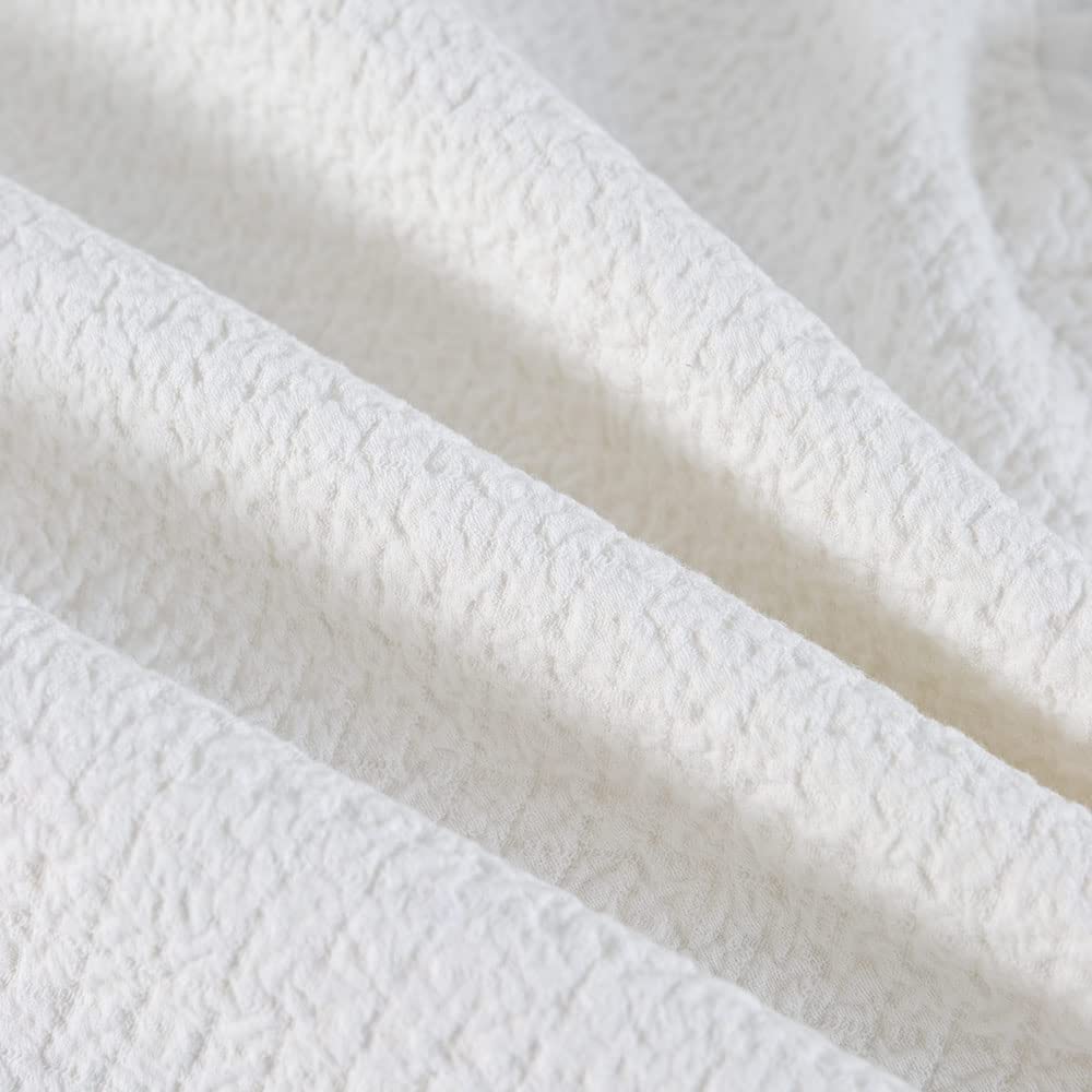GLORY SEASON set fits standard pillows for quick room refresh.
