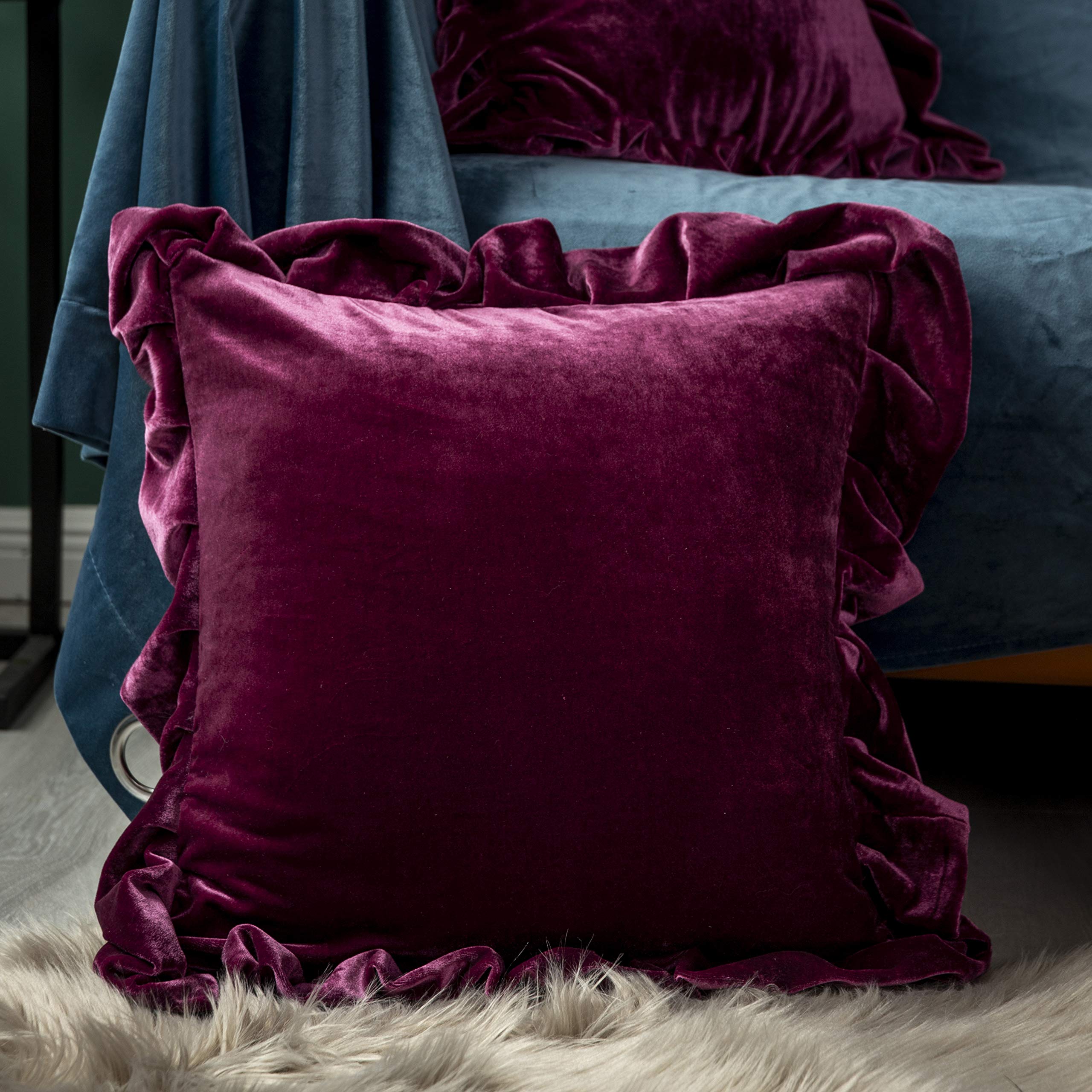 GLORY SEASON pleated edges velvet cover enhances room elegance and texture