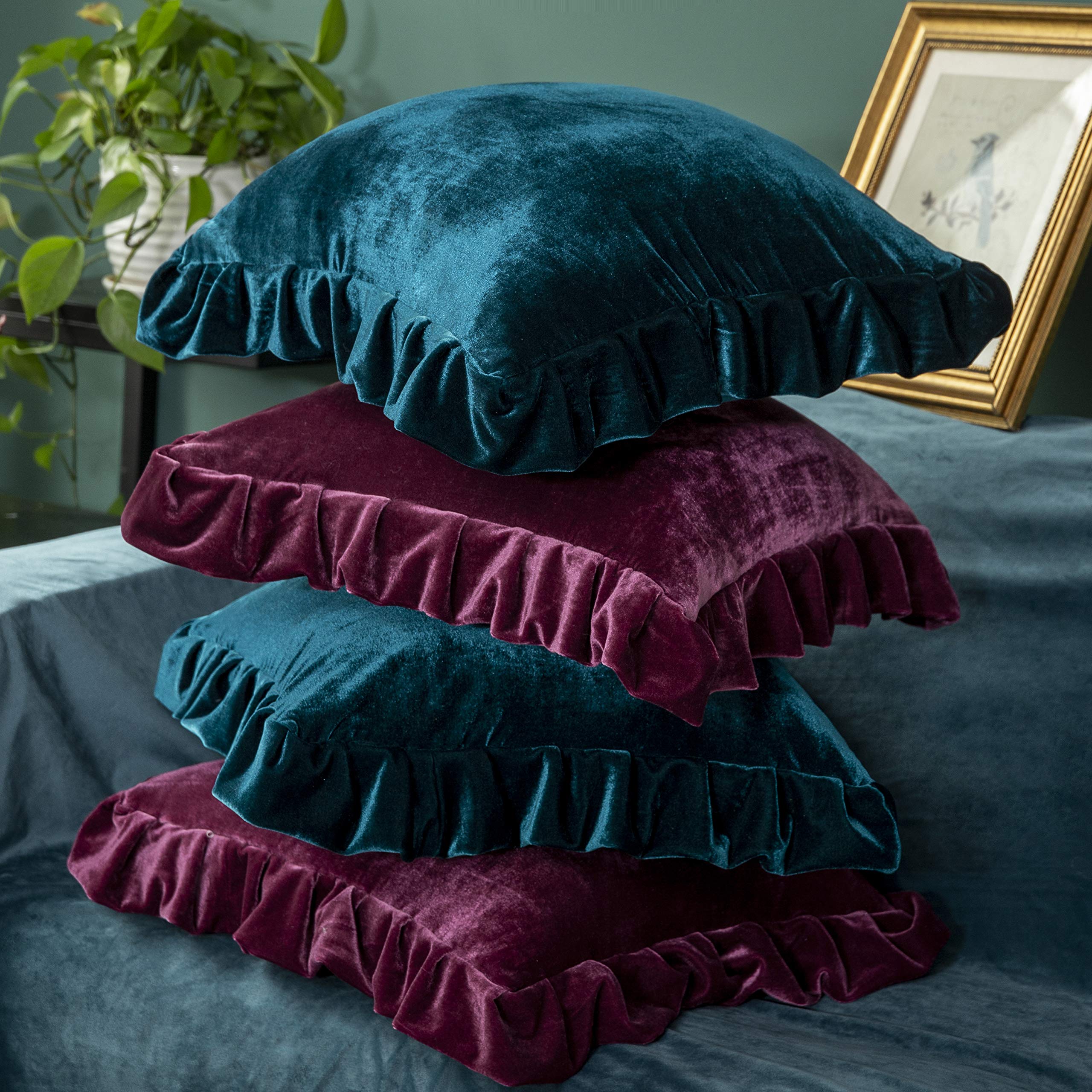 GLORY SEASON machine washable velvet keeps softness after washes.