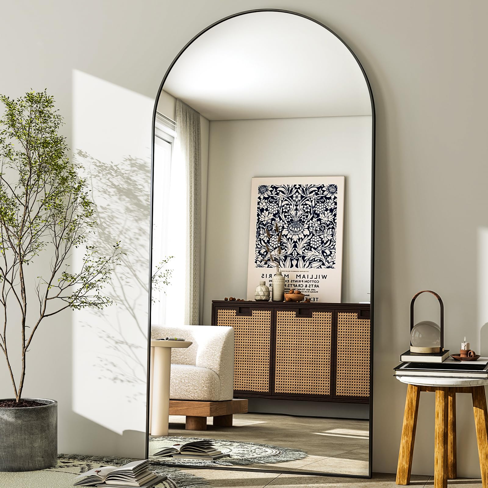 GLSLAND black-gold frame highlights sleek, contemporary decor.