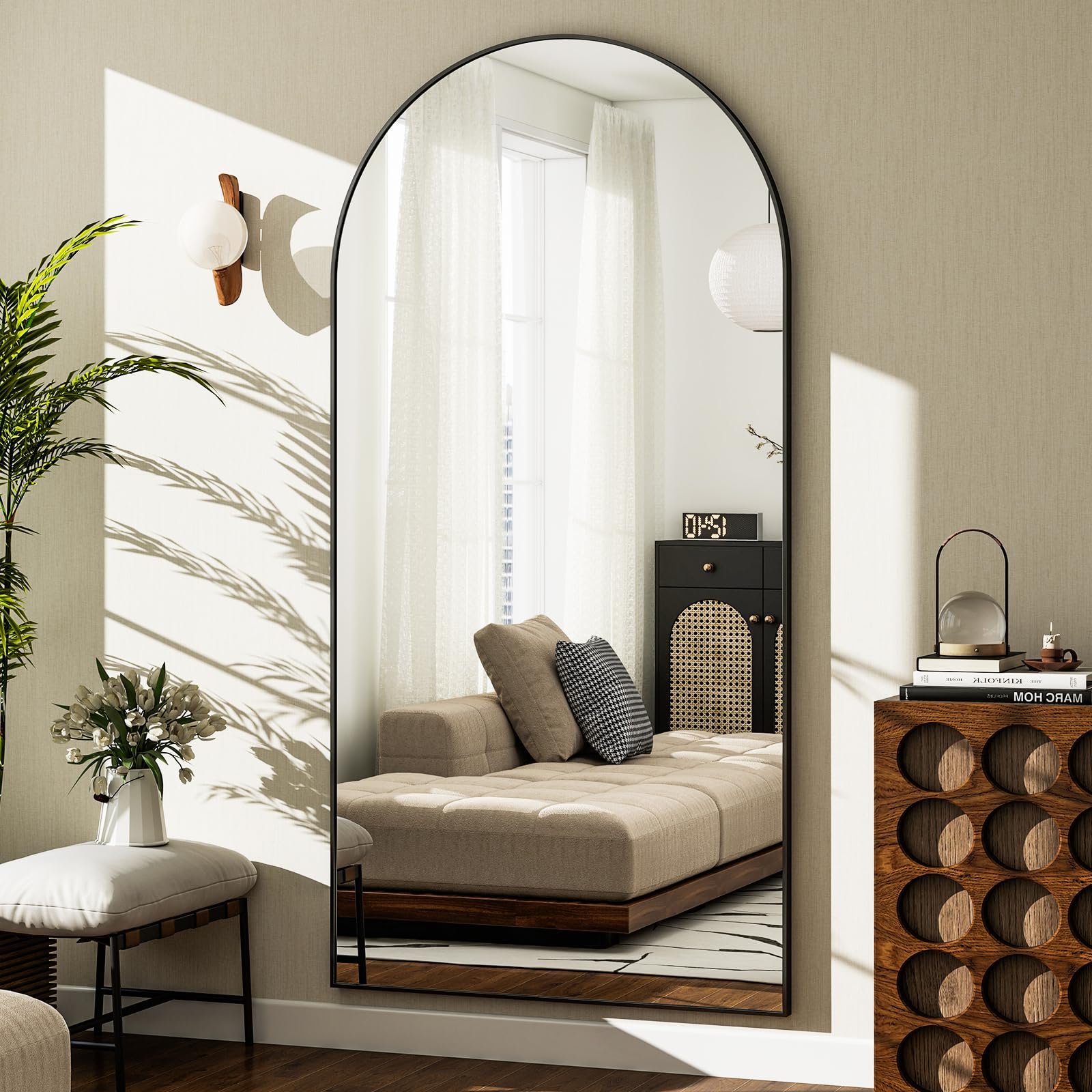 GLSLAND black and gold finish adds elegant, timeless appeal.