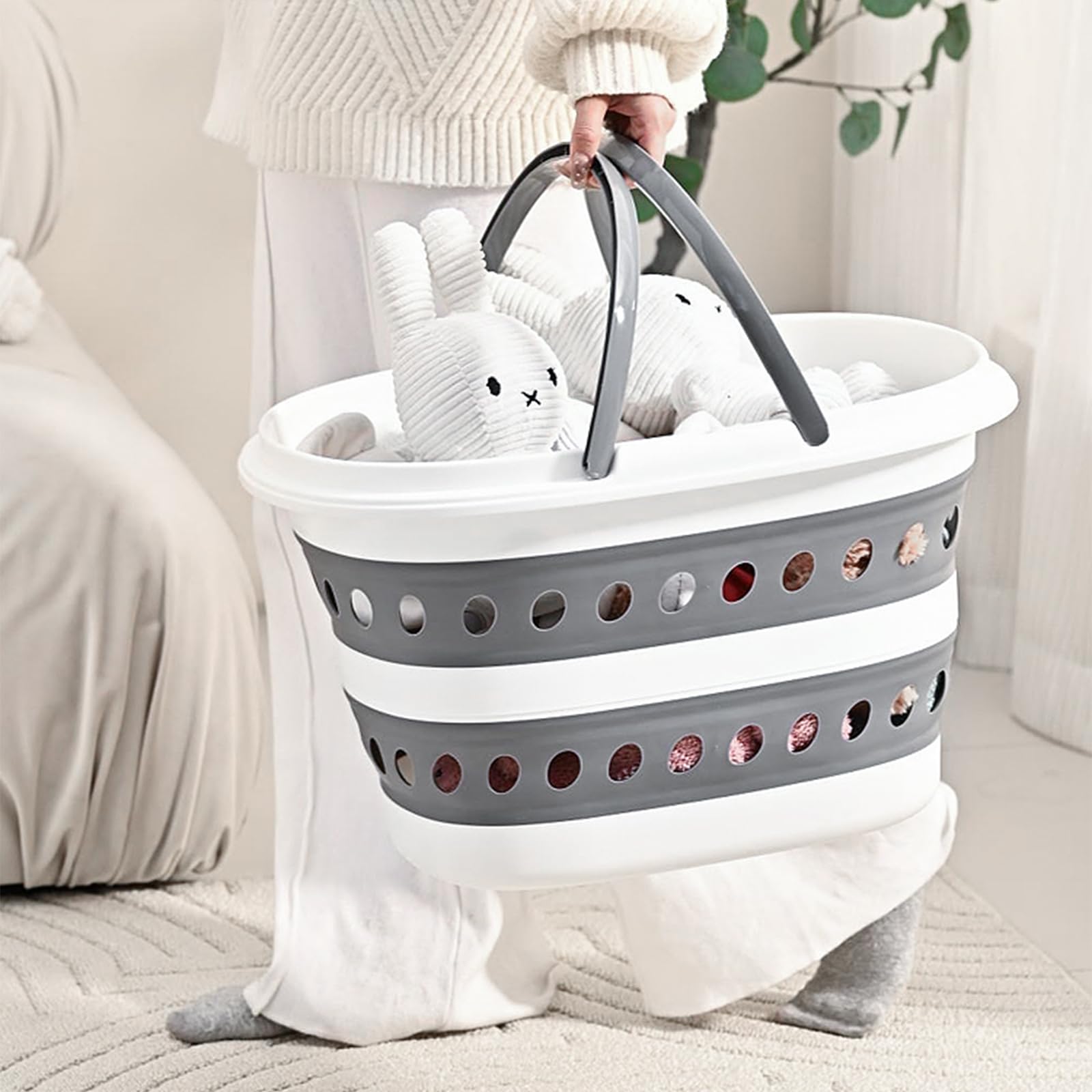 Goderewild portable laundry basket, travel-friendly design fits car and campsite.