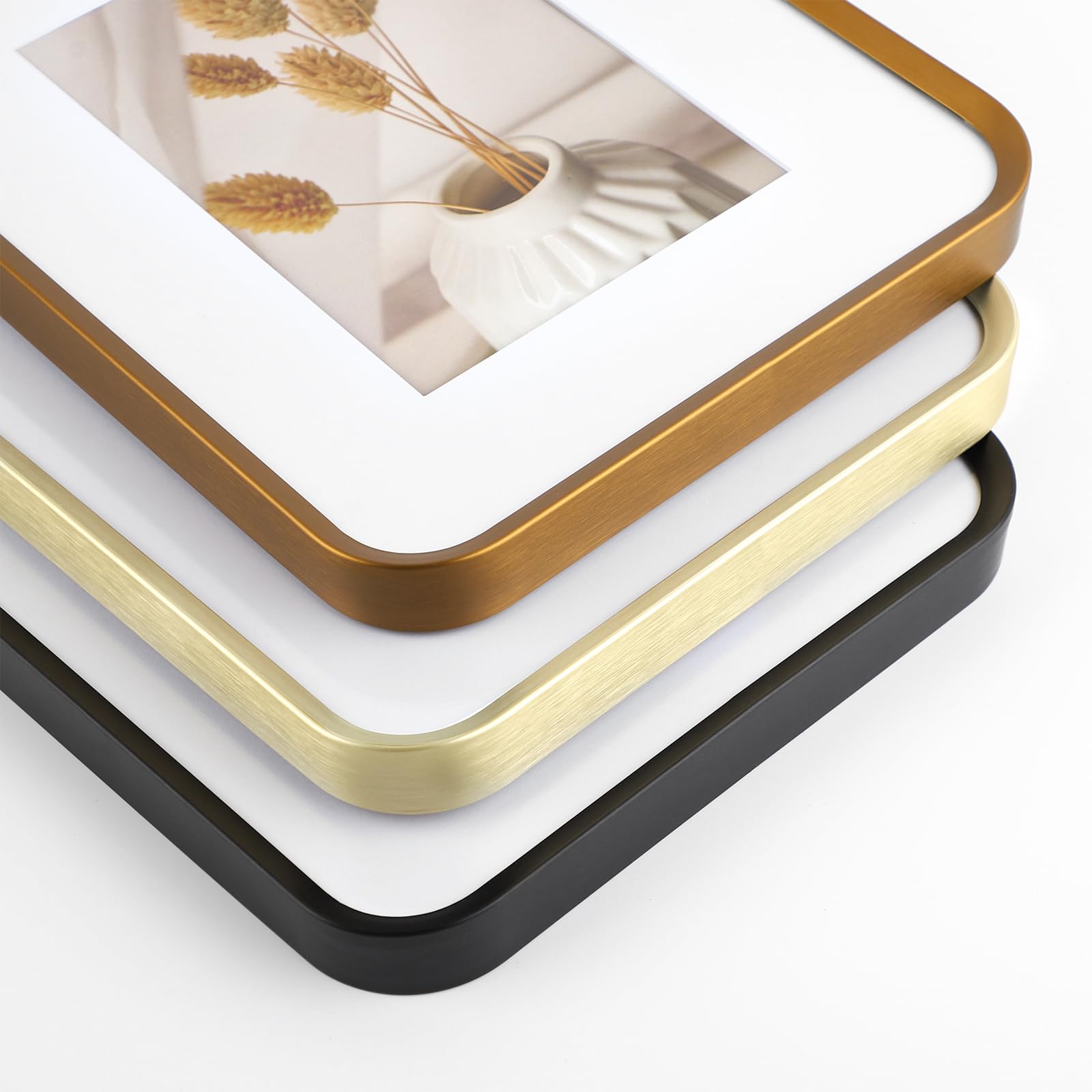 Golden State Art durable aluminum frame resists dust and scratches.
