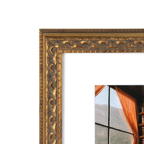 Golden State Art opening 7.5x11.5 accommodates 8x12 photos with mat for clean presentation.