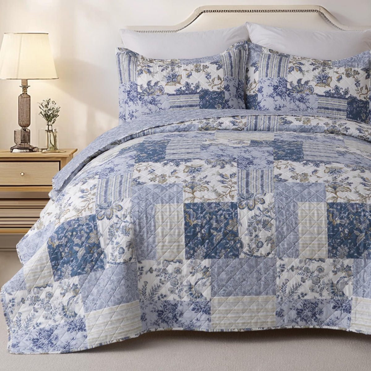 GOONE XL King Quilt front view in blue floral, soft fabric and enduring quality